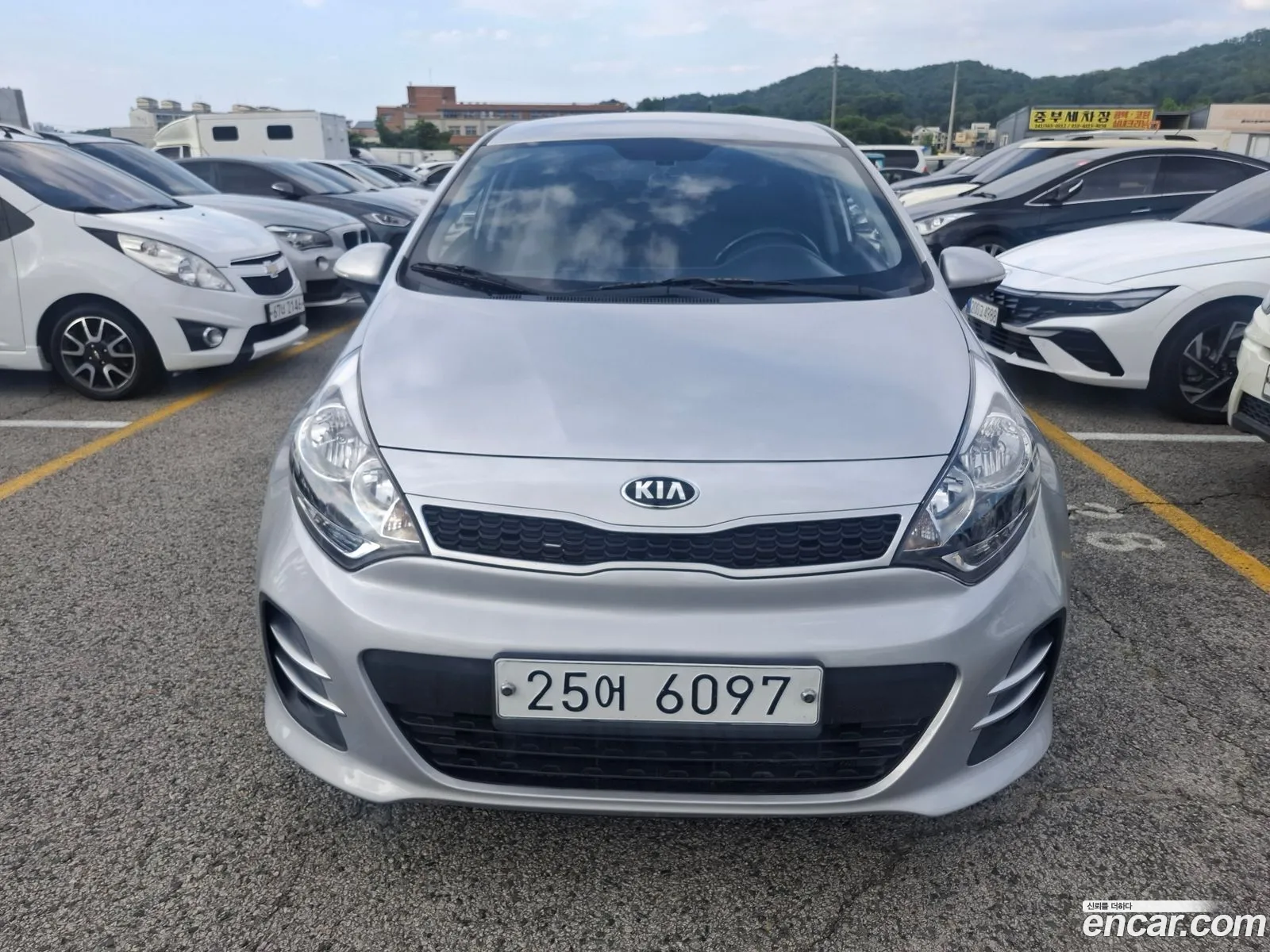 Kia Pride 2015 — 2