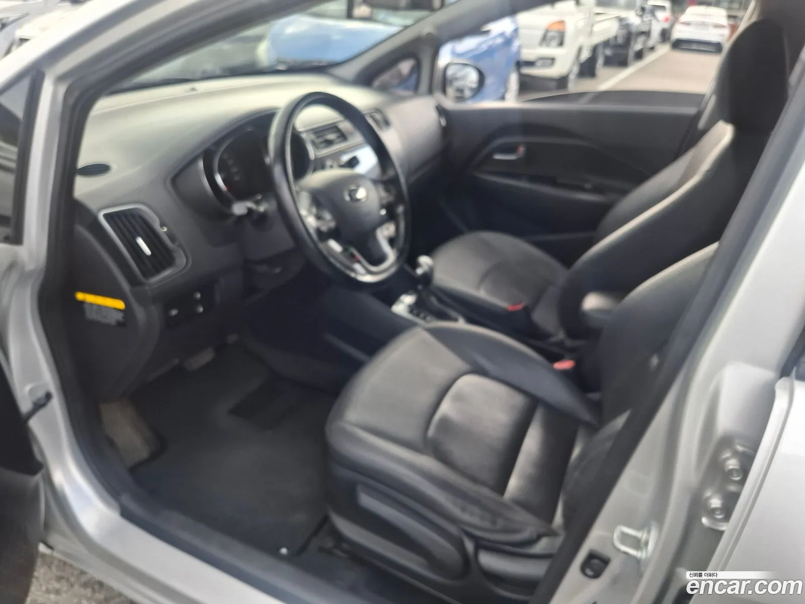Kia Pride 2015 — 17