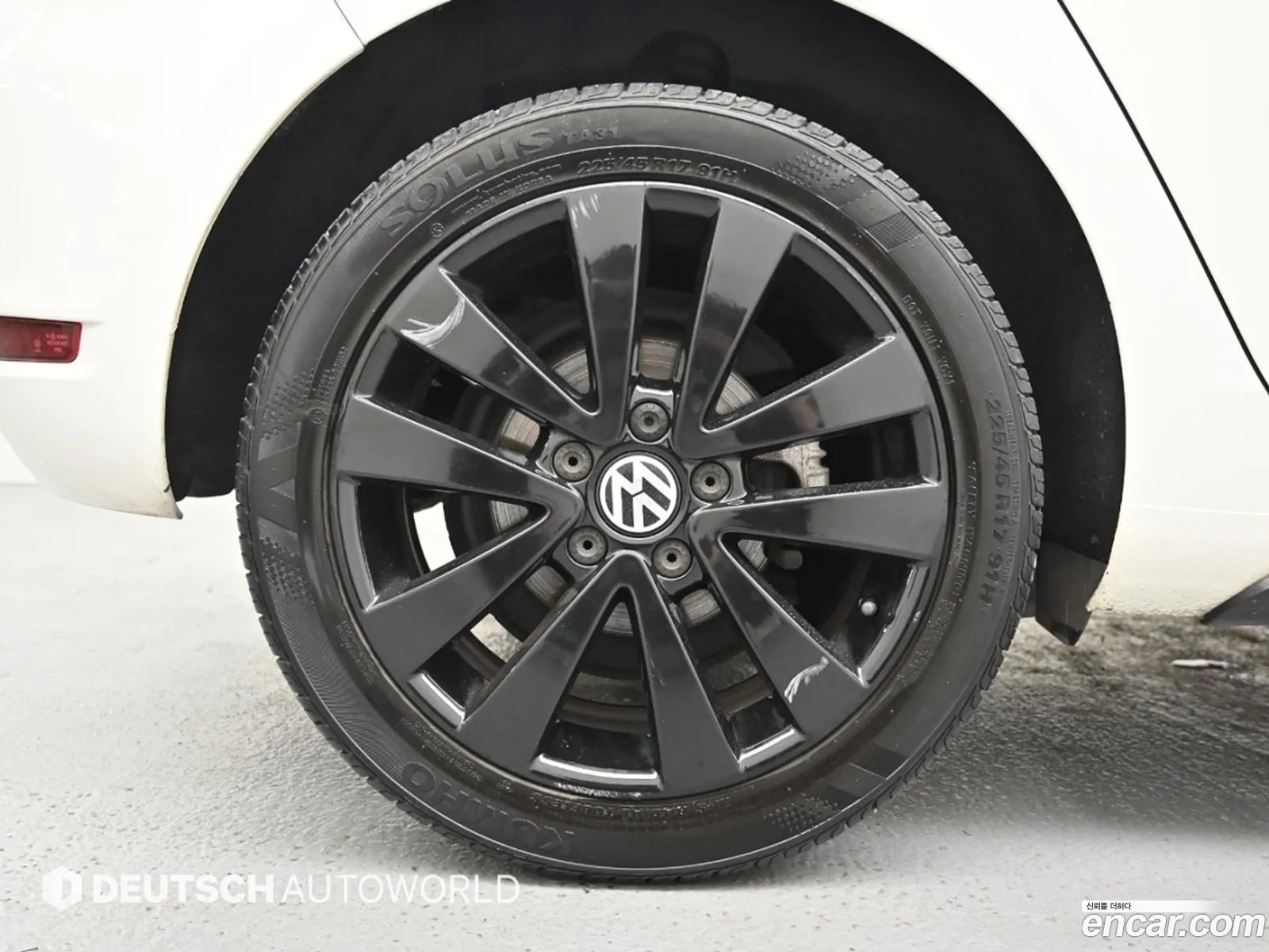 Volkswagen Golf 6th Gen 2011 — 4