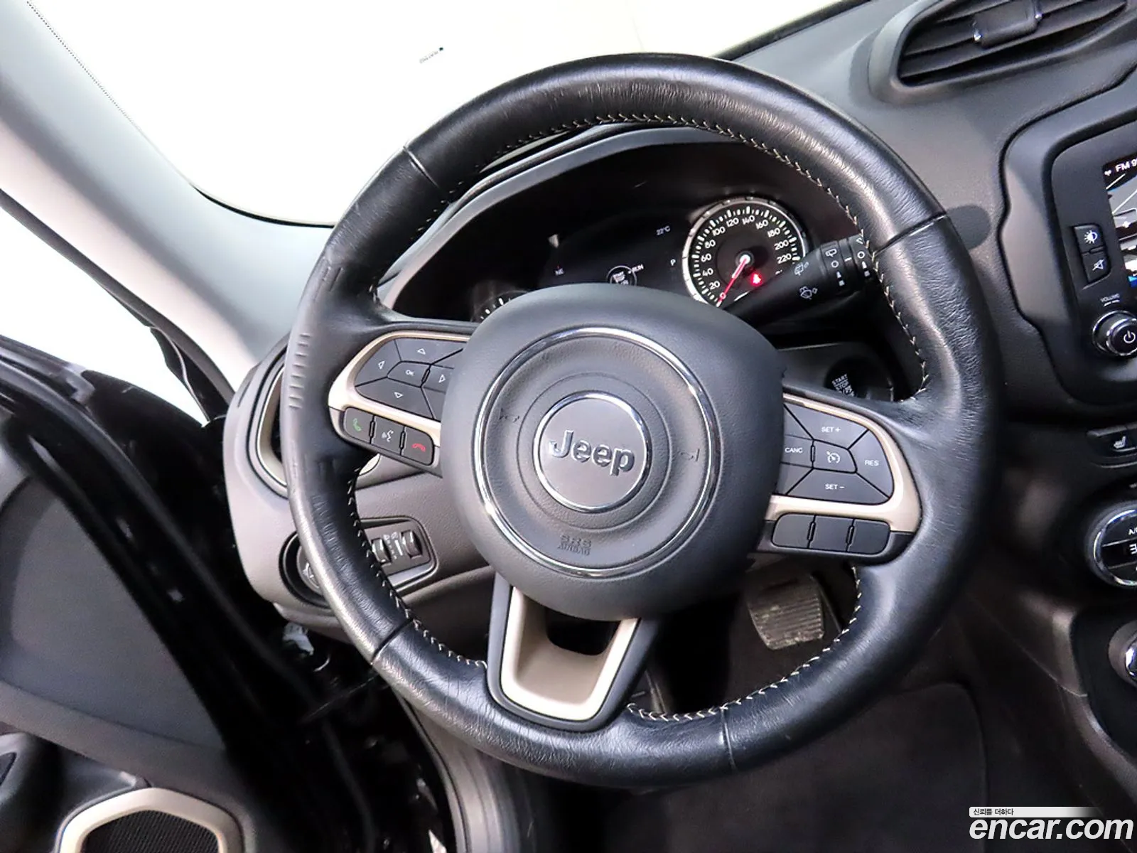 Jeep Renegade 2017 — 17