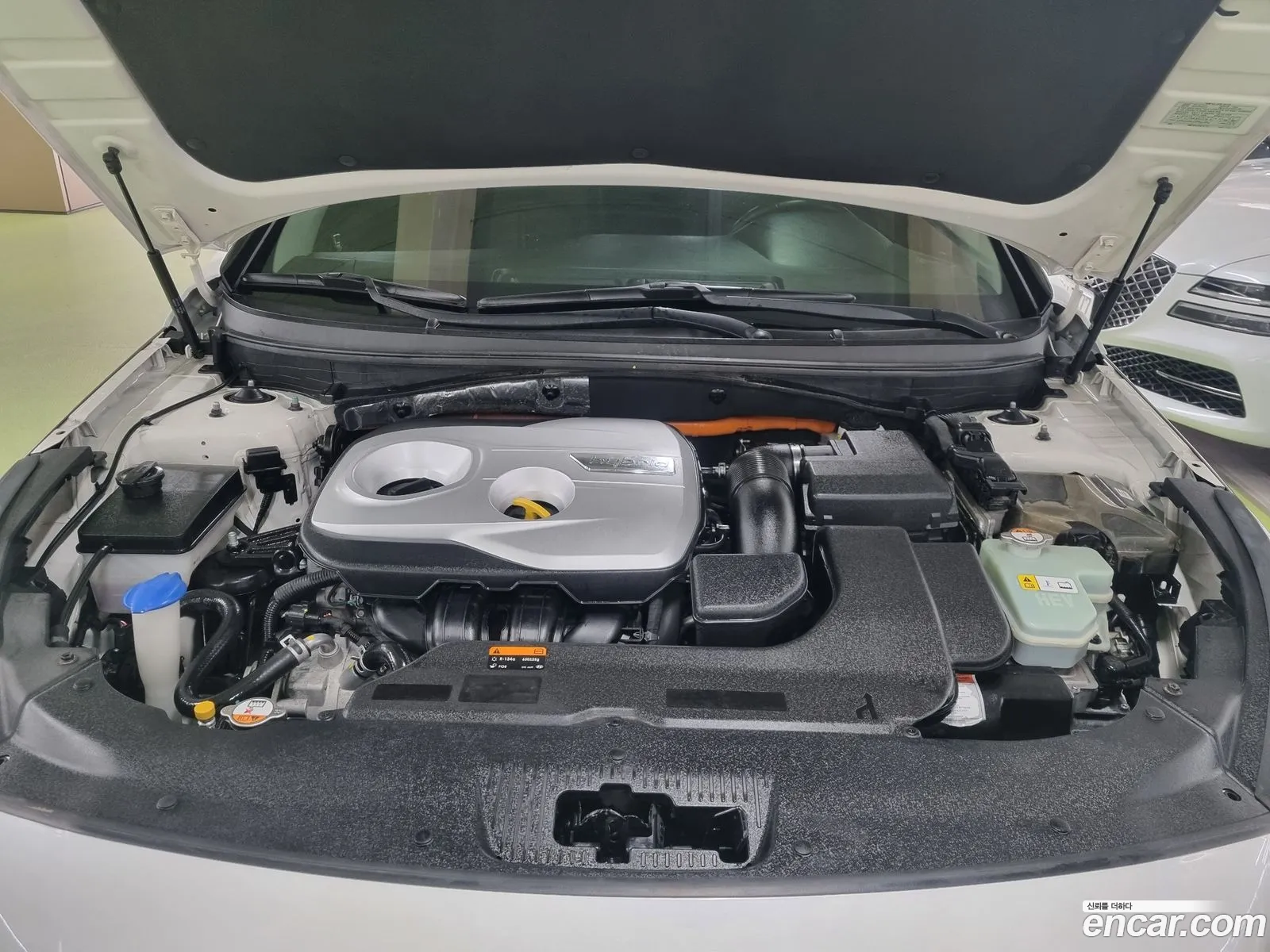 Hyundai LF Sonata Hybrid 2015 — 3