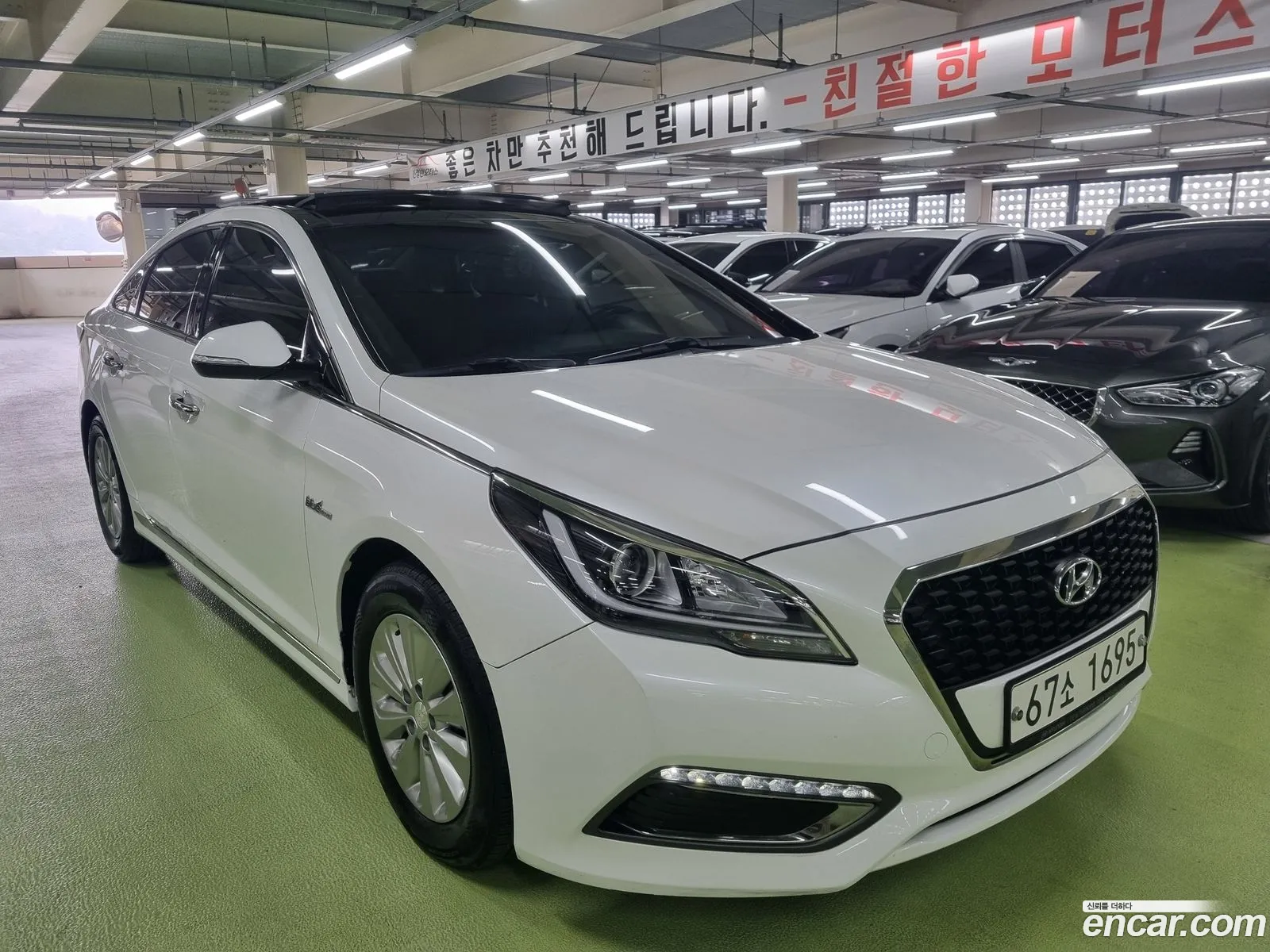 Hyundai LF Sonata Hybrid 2015 — 11