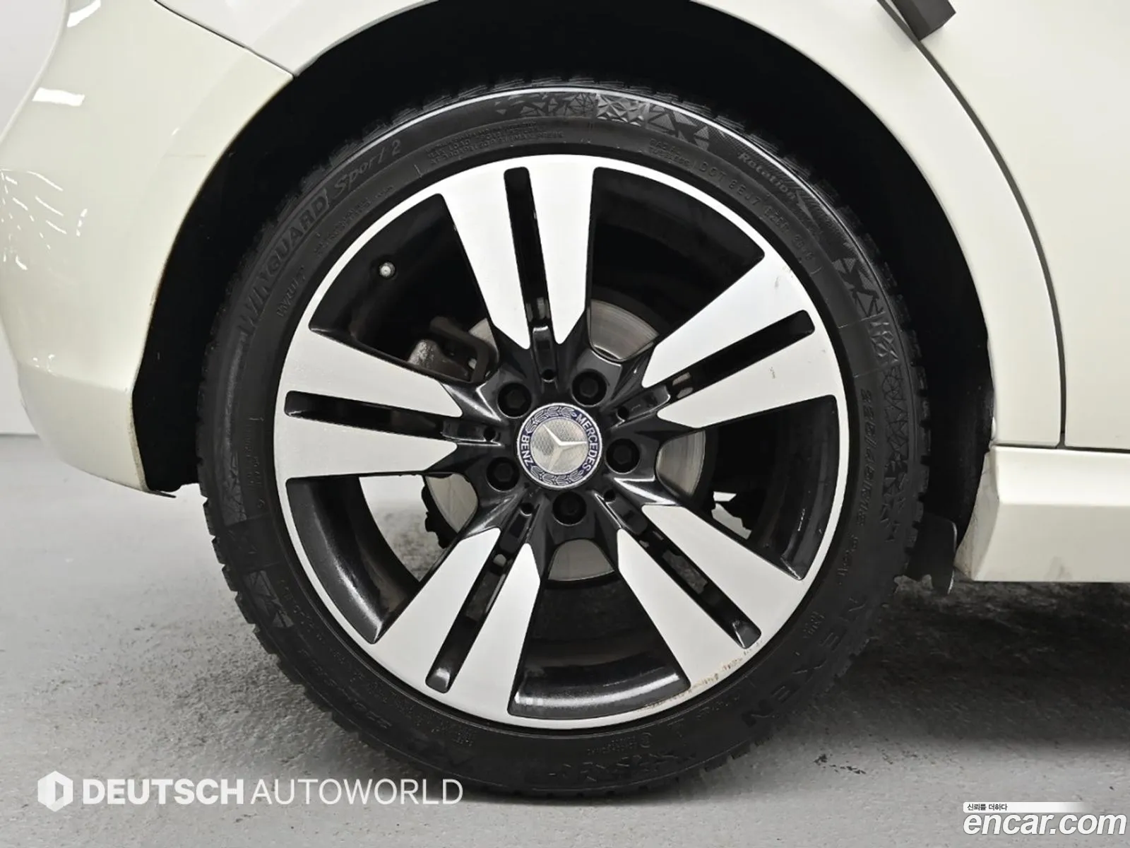 Mercedes-Benz A-Class W176 2015 — 13
