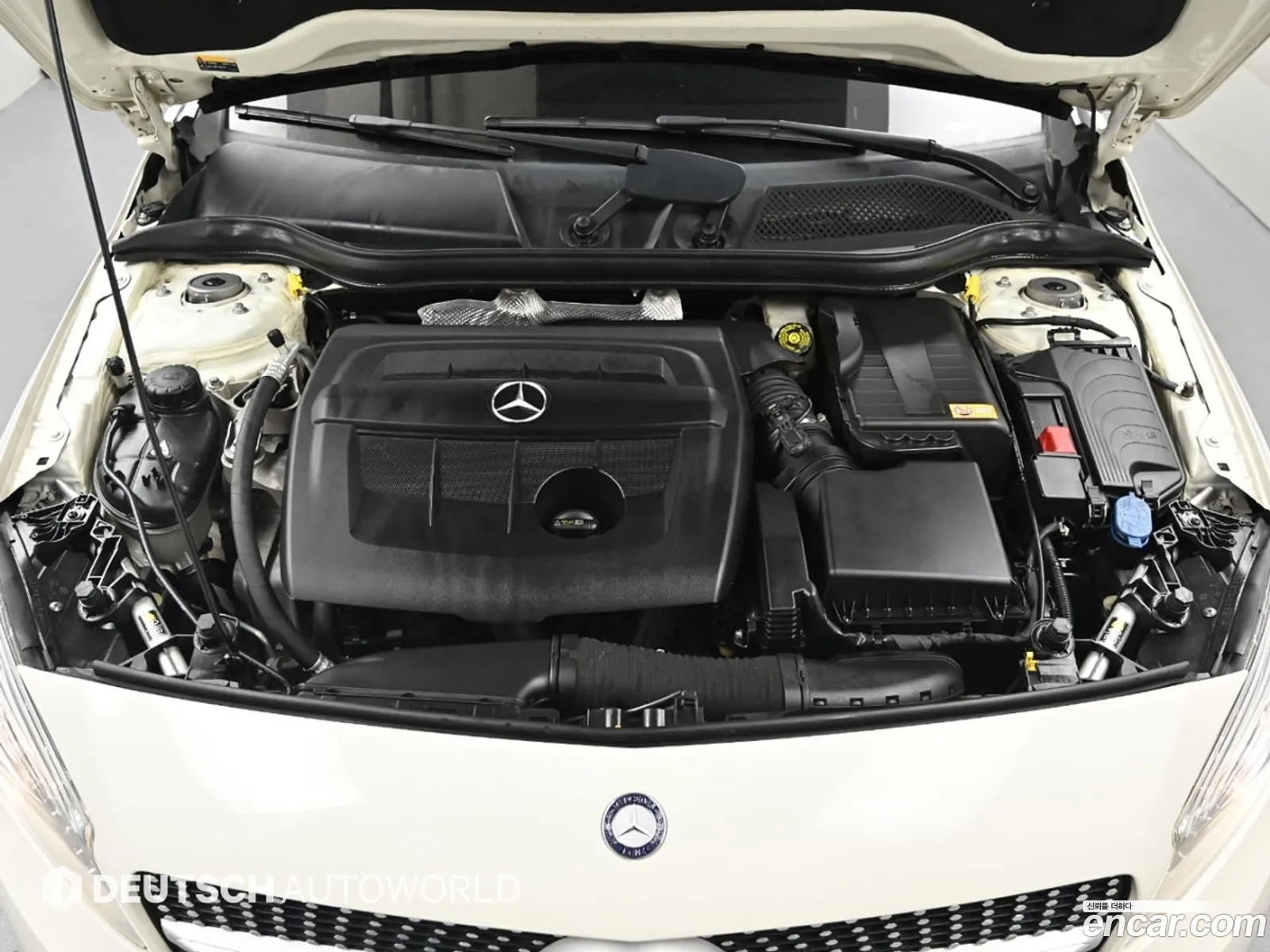 Mercedes-Benz A-Class W176 2015 — 18