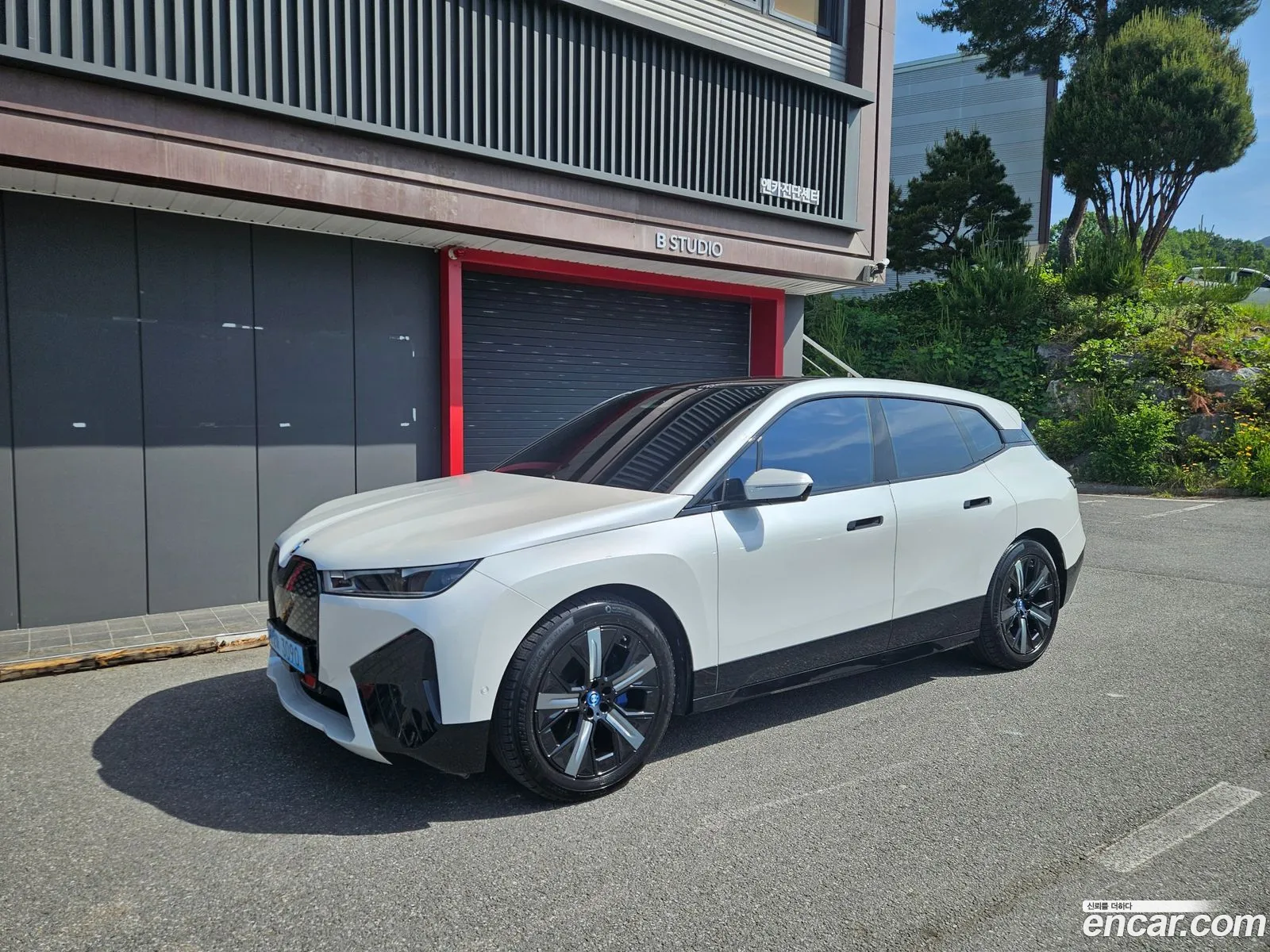 BMW iX 2023 — 15