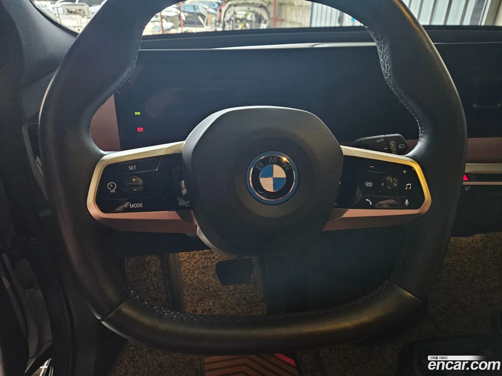 BMW iX 2023 — 13
