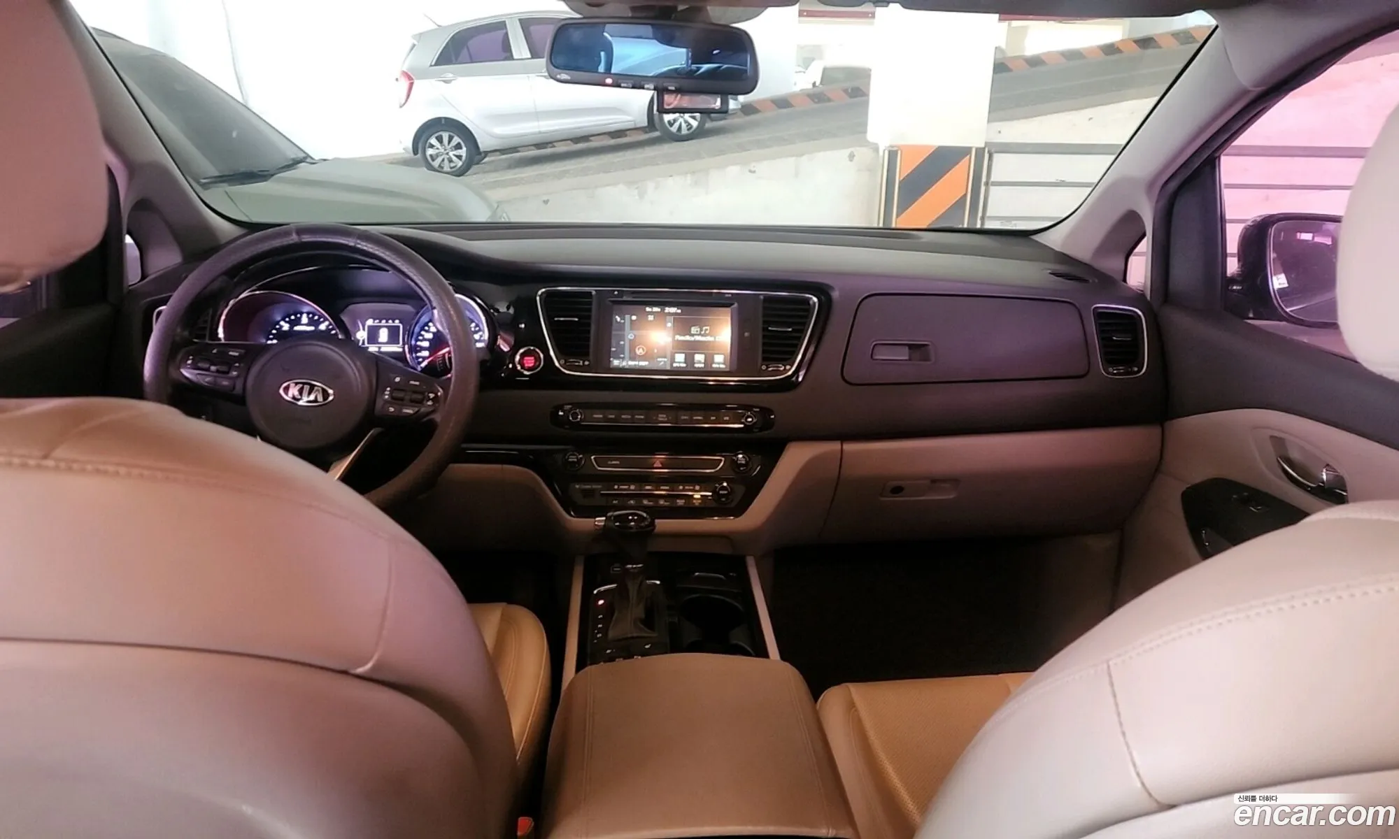 Kia Carnival 2015 — 2