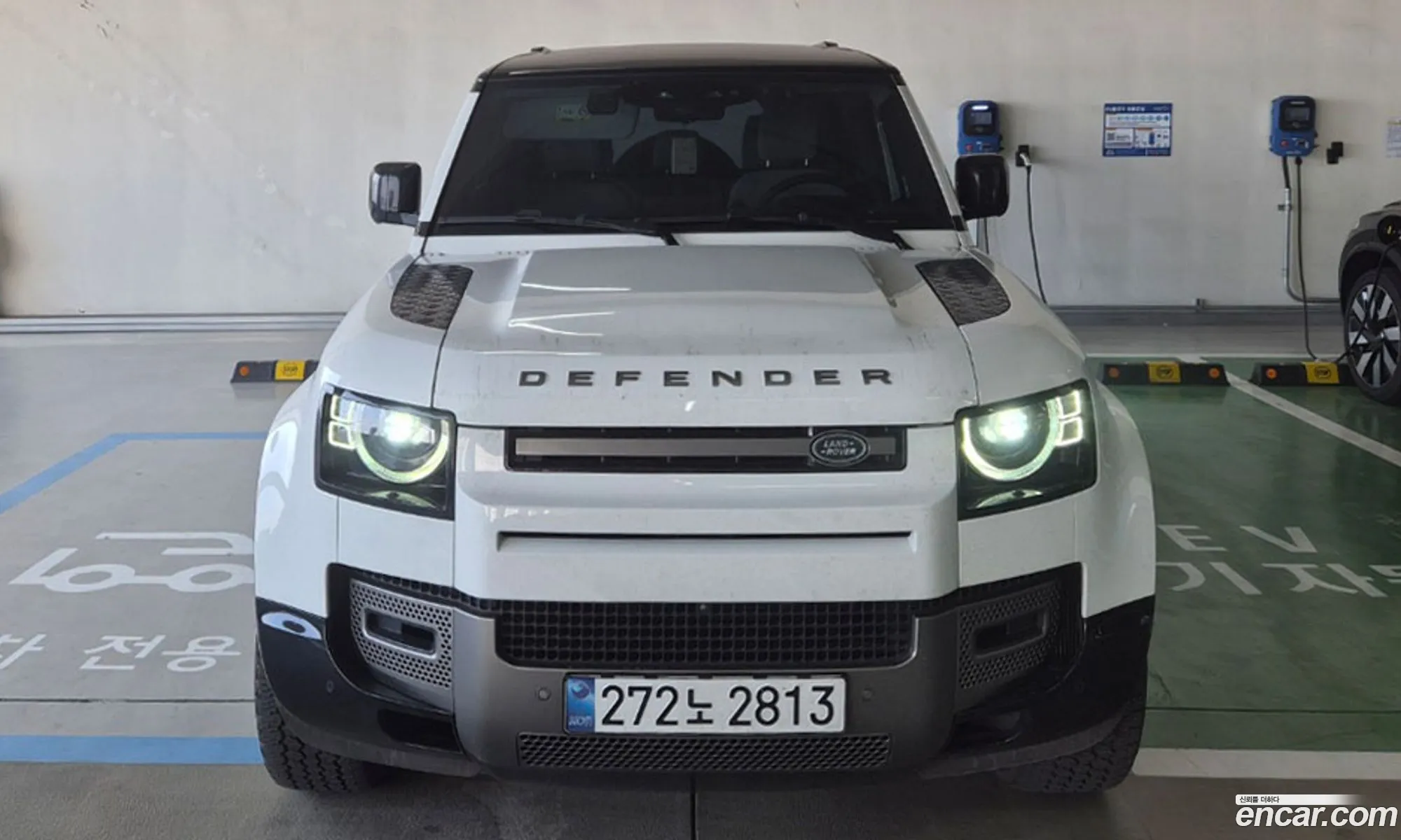 Land Rover Defender 2025 — 4