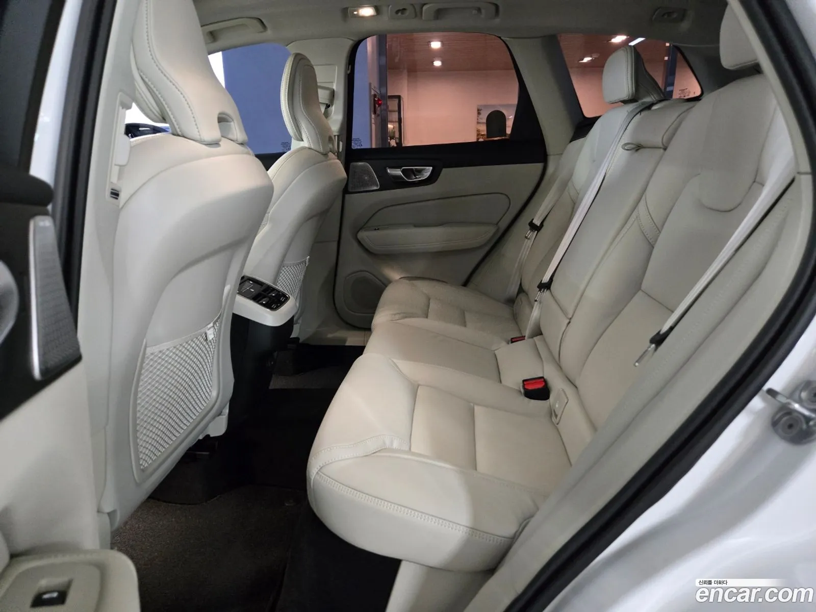 Volvo XC60 2026 — 12
