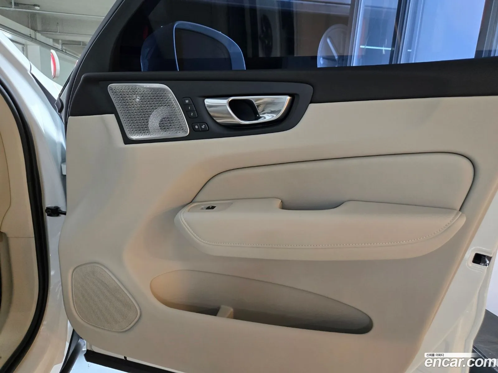 Volvo XC60 2026 — 8