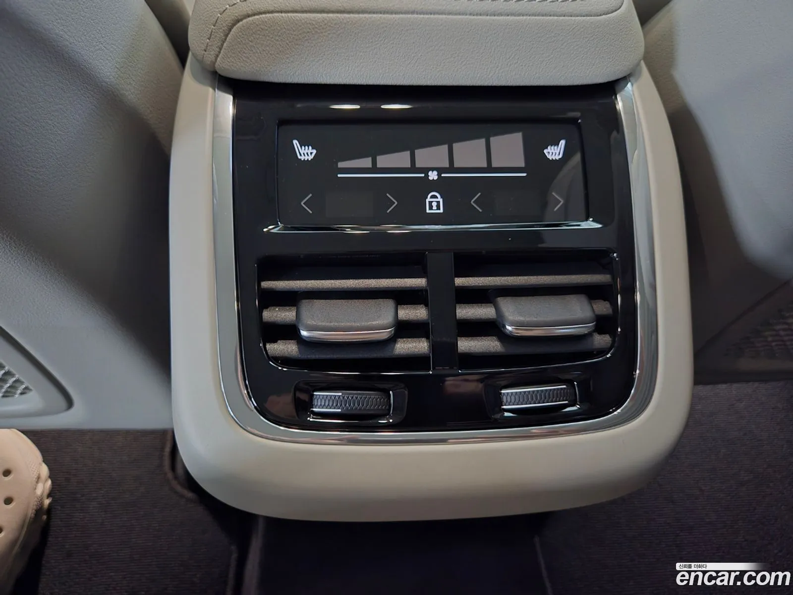 Volvo XC60 2026 — 2