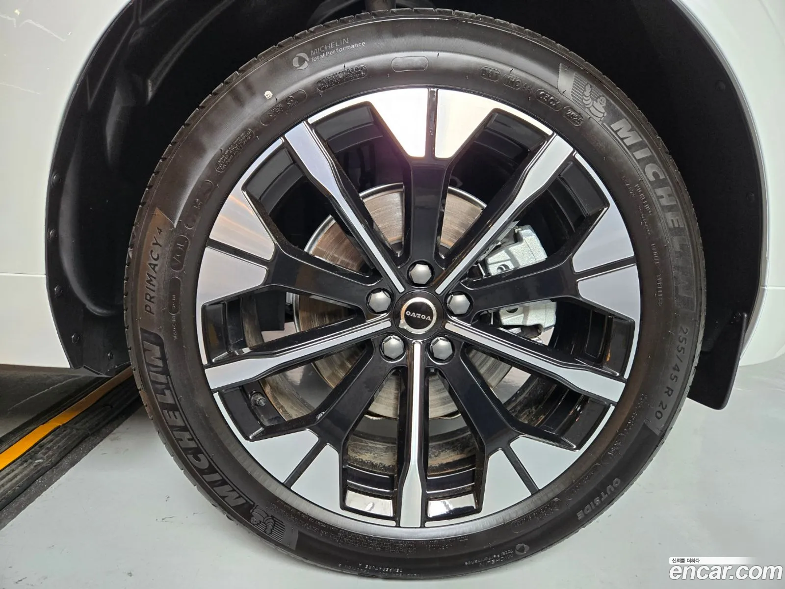 Volvo XC60 2026 — 9