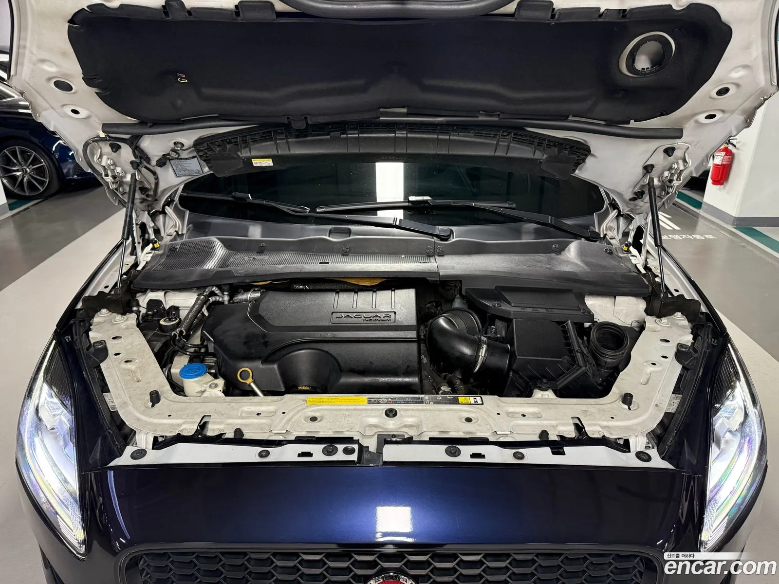 Jaguar E-Pace 2018 — 19