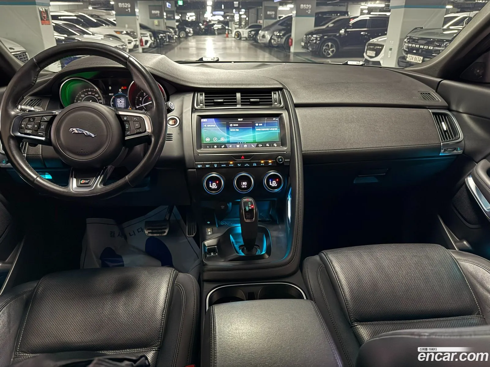 Jaguar E-Pace 2018 — 11