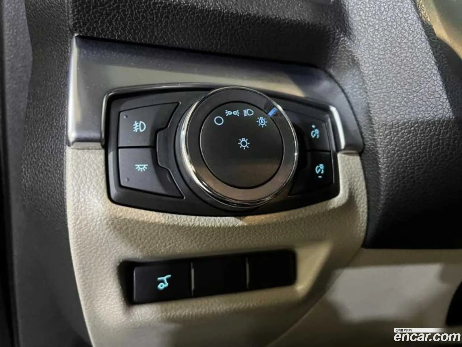 Ford Explorer 2019 — 2