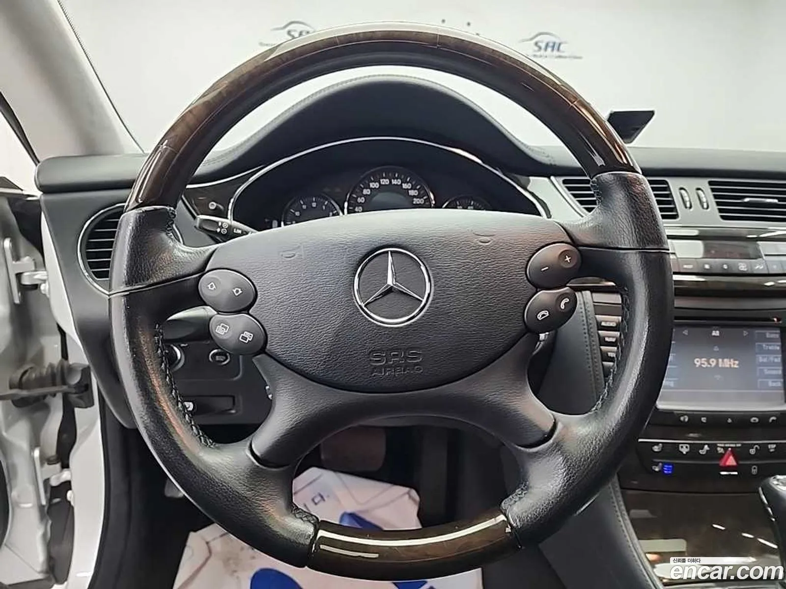 Mercedes-Benz CLS-Class W219 2005 — 12