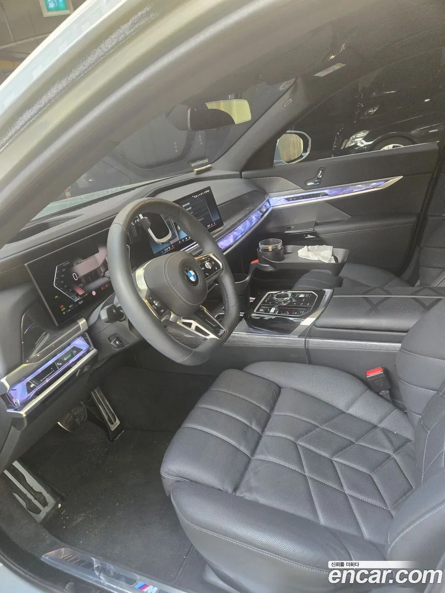 BMW 7 Series 2024 — 7