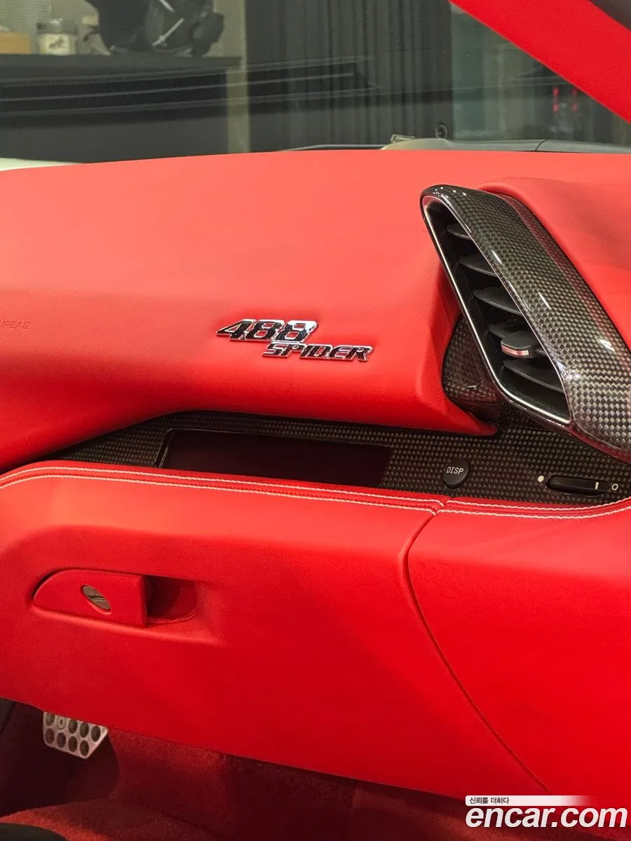 Ferrari 488 Spider 2017 — 8
