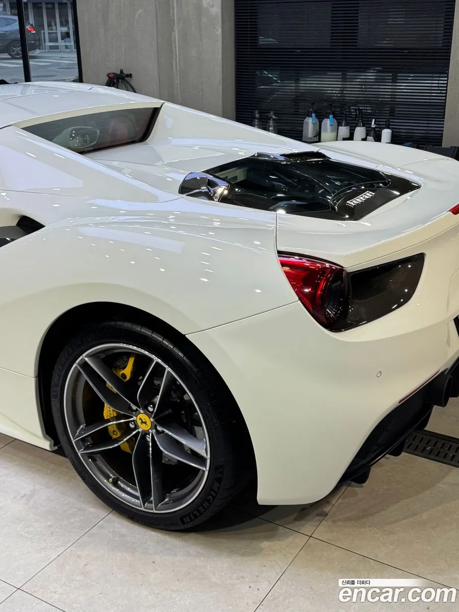 Ferrari 488 Spider 2017 — 13