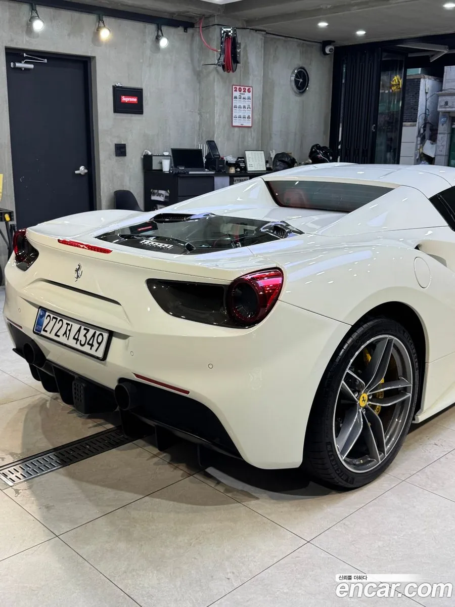 Ferrari 488 Spider 2017 — 17