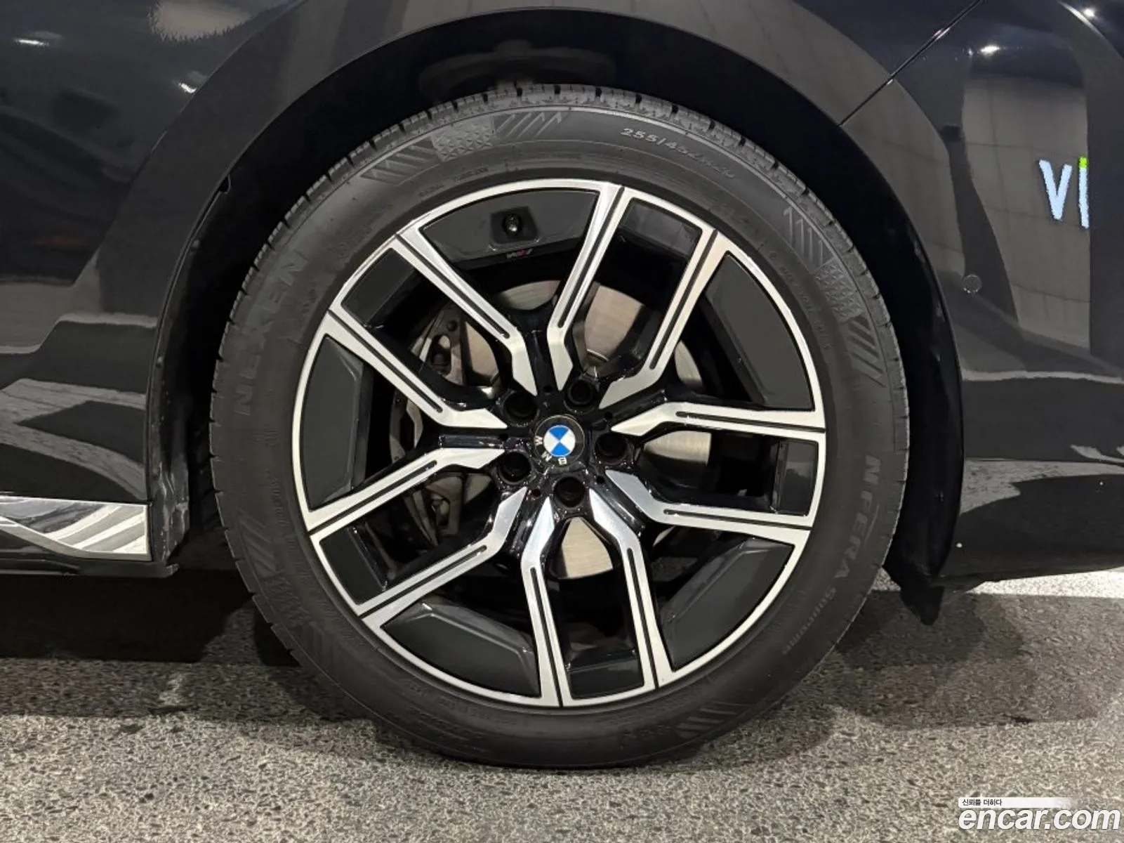 BMW 7 Series 2024 — 10