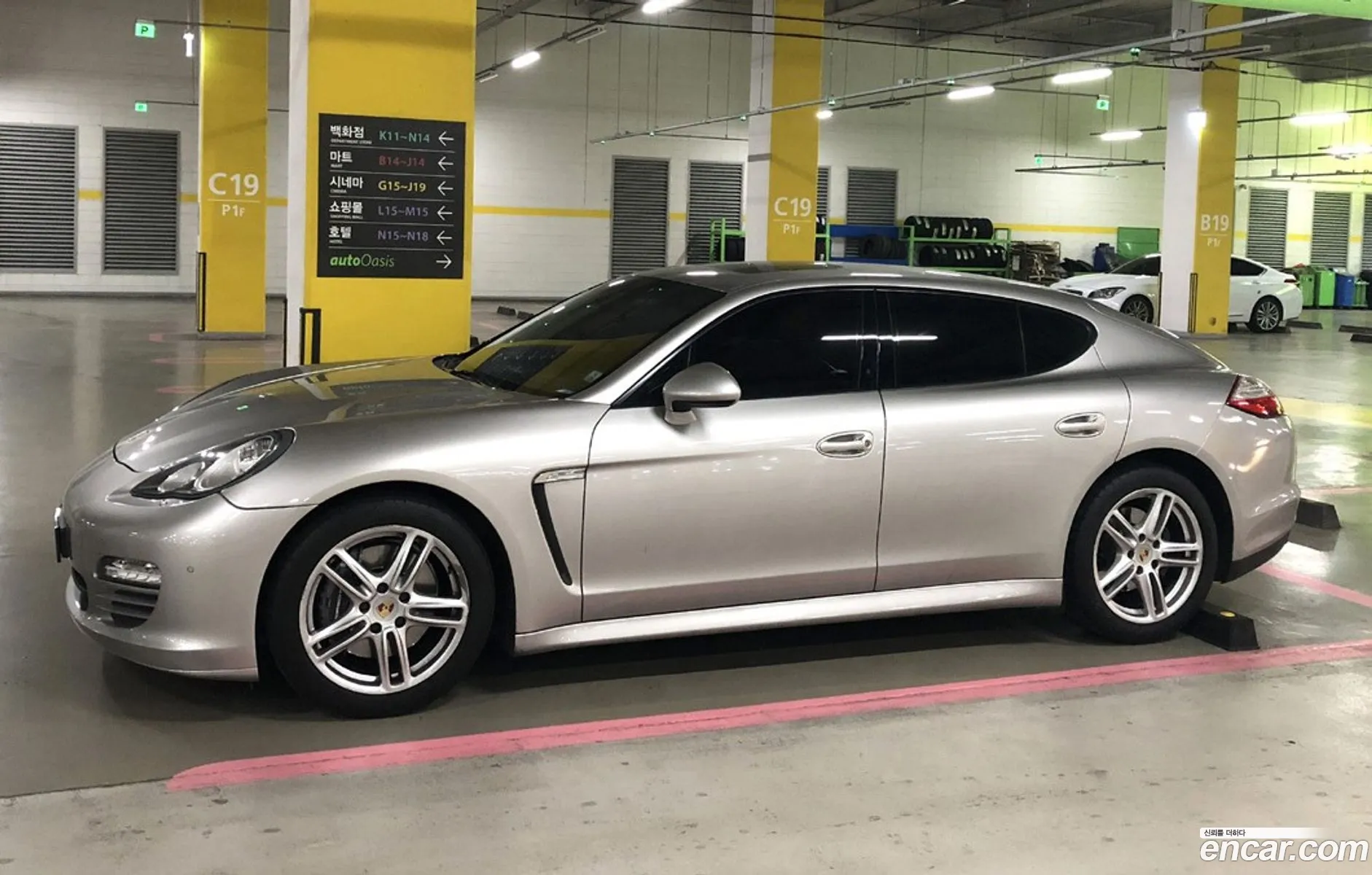 Porsche Panamera 2010 — 17
