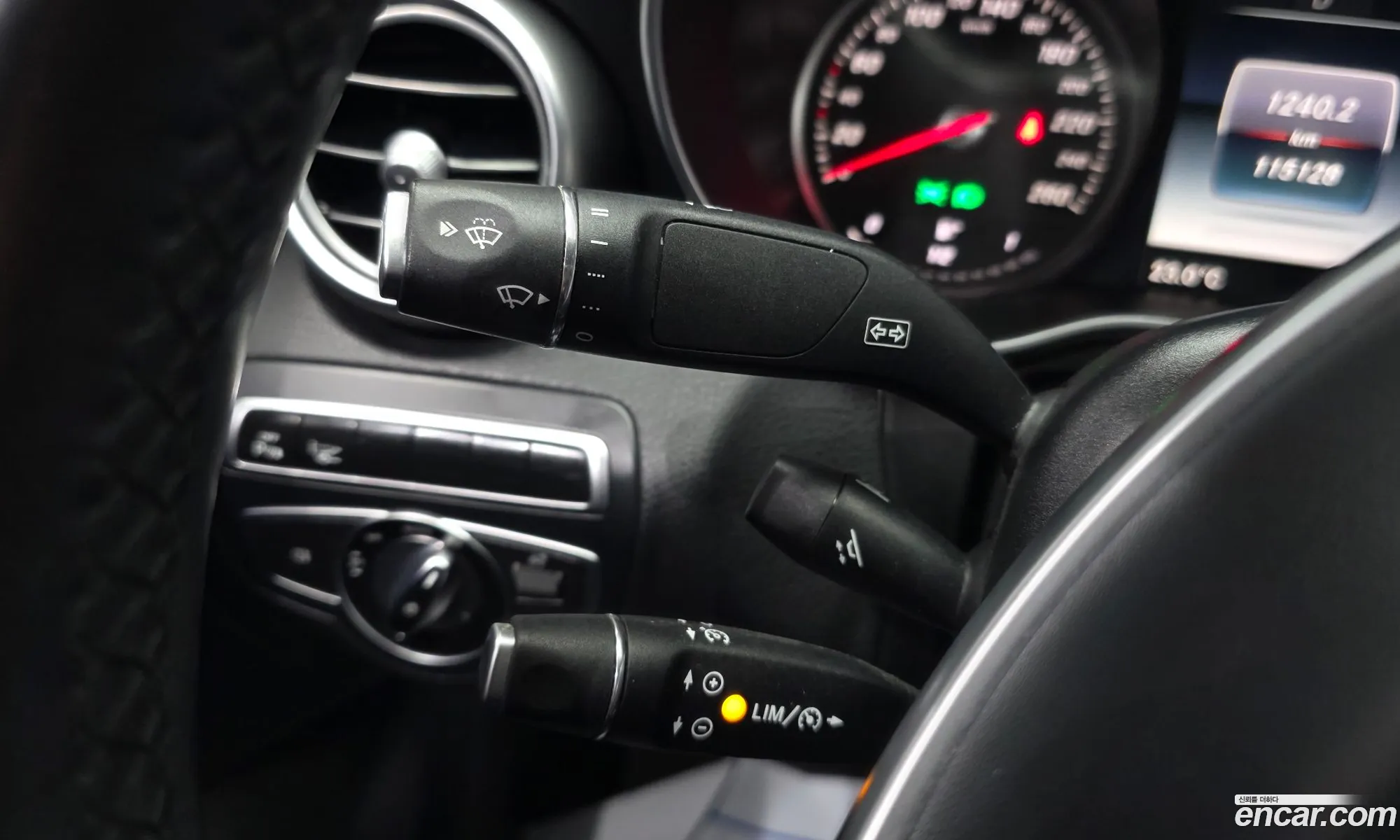 Mercedes-Benz C-Class W205 2016 — 14
