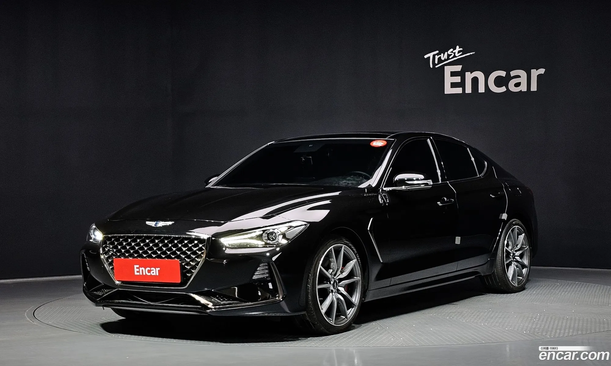 Genesis G70 2017 KMTG741EBJU004243 — 10