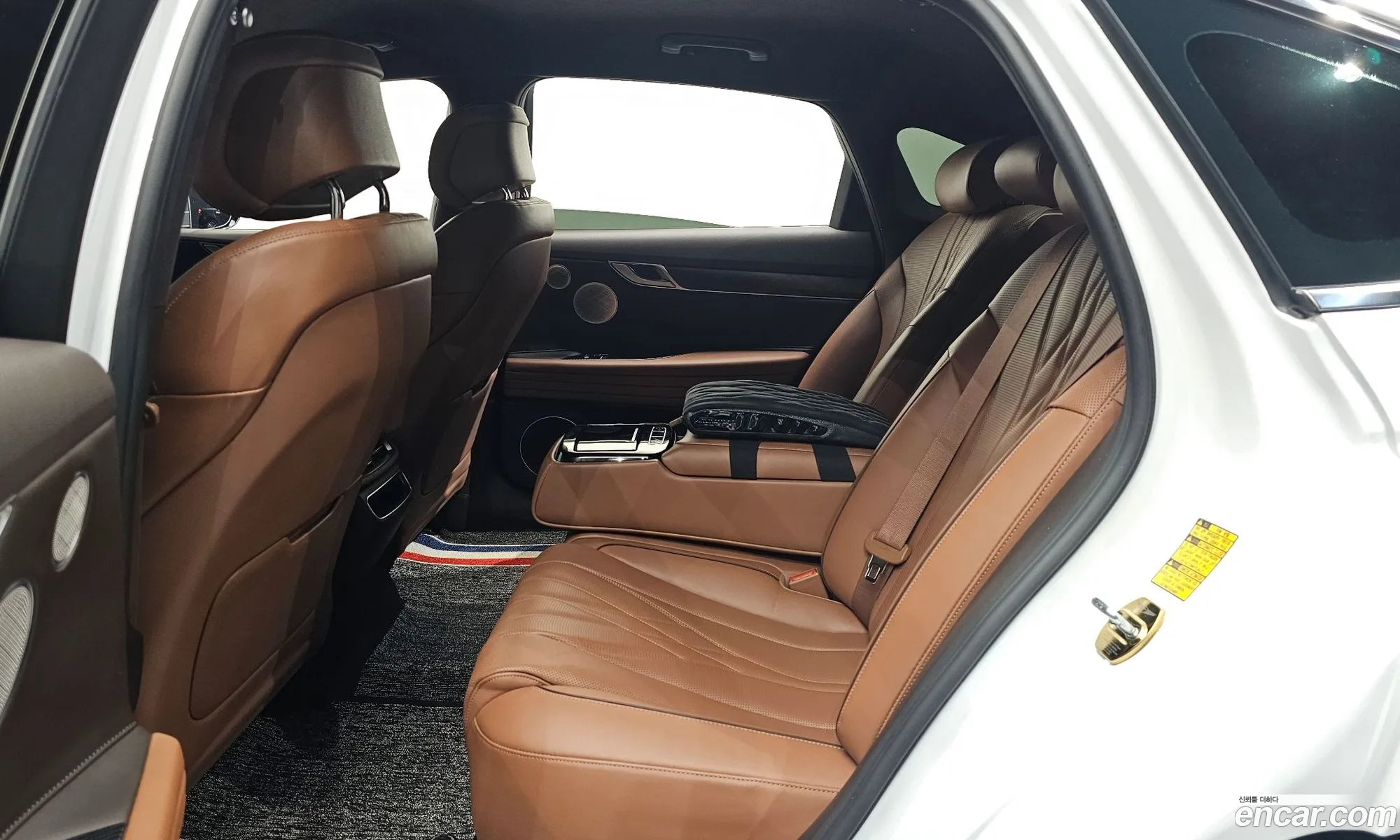 Genesis Electrified G80 2022 — 24