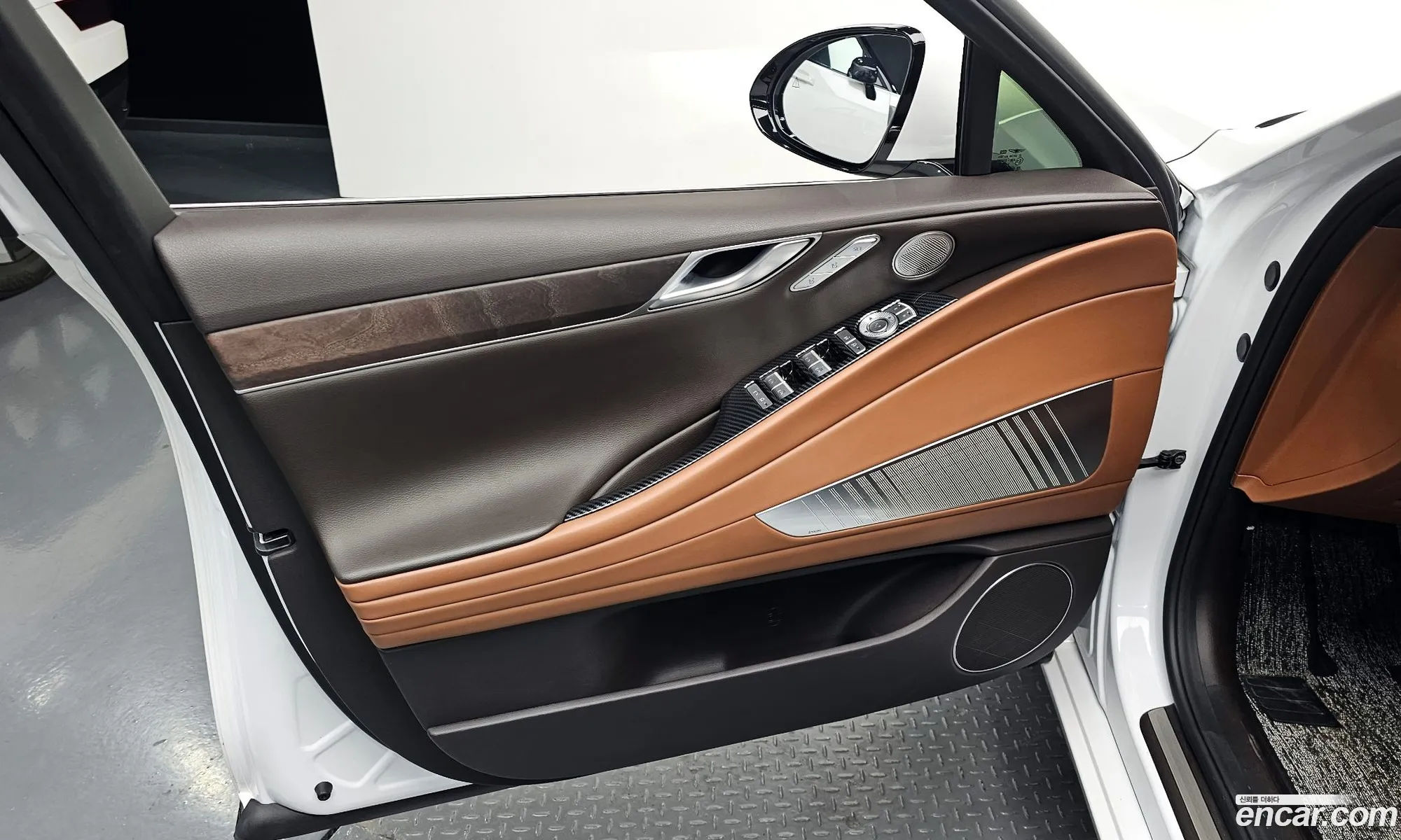 Genesis Electrified G80 2022 — 29