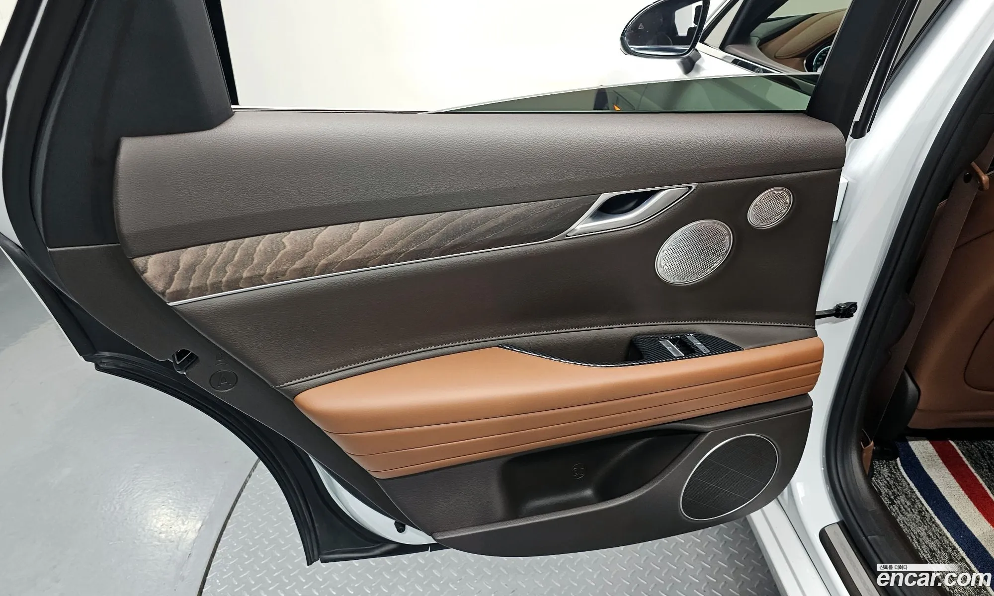 Genesis Electrified G80 2022 — 14