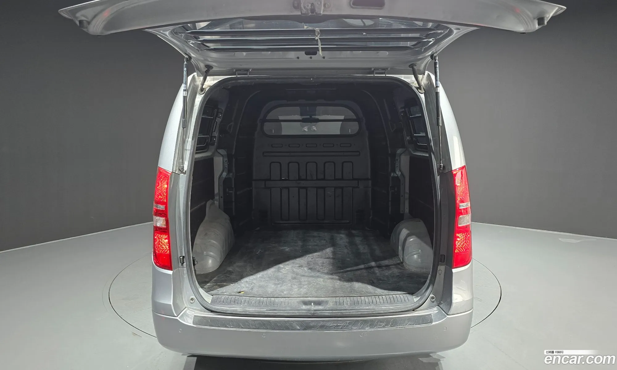 Hyundai Grand Starex 2019 — 19