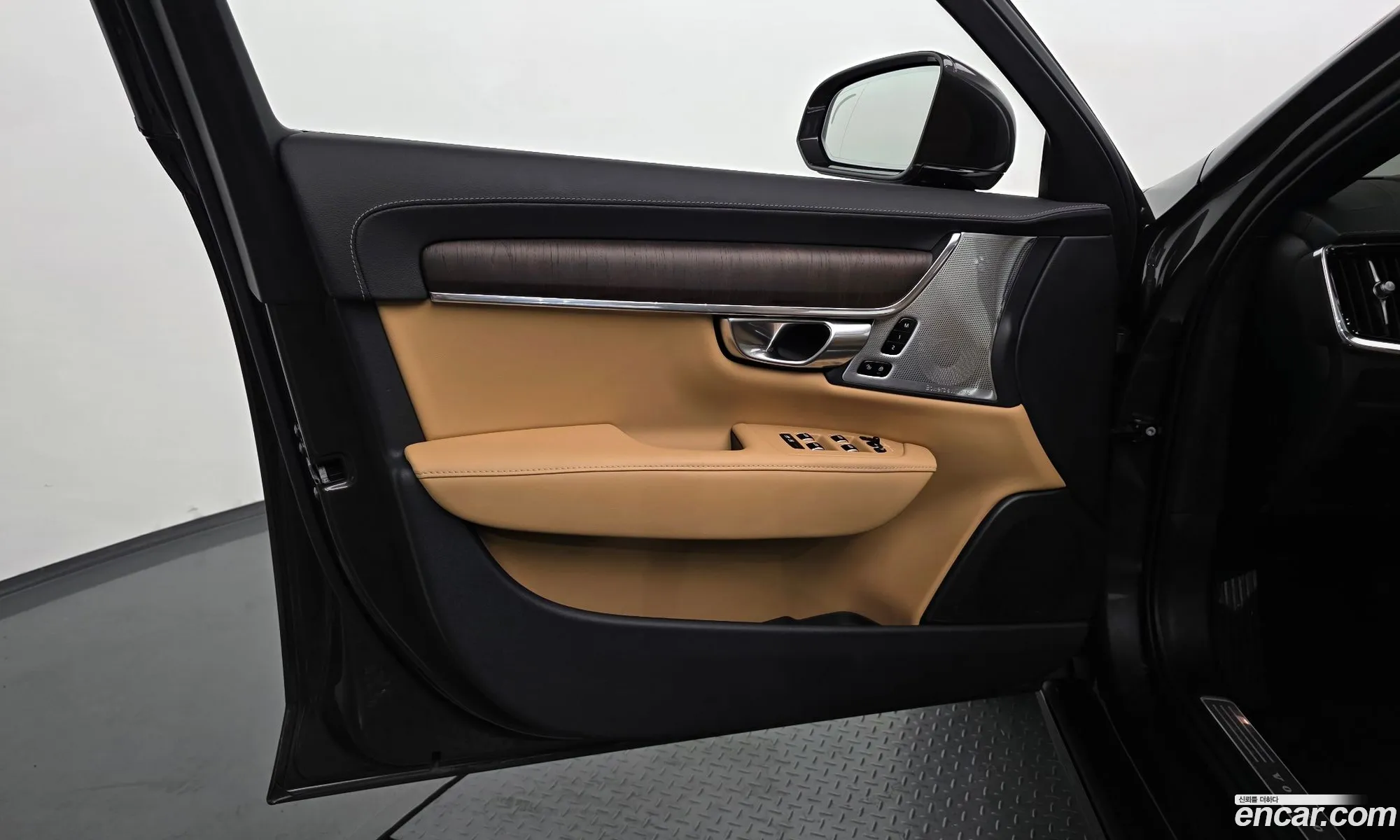Volvo S90 2023 LVYPTL126PP339475 — 33