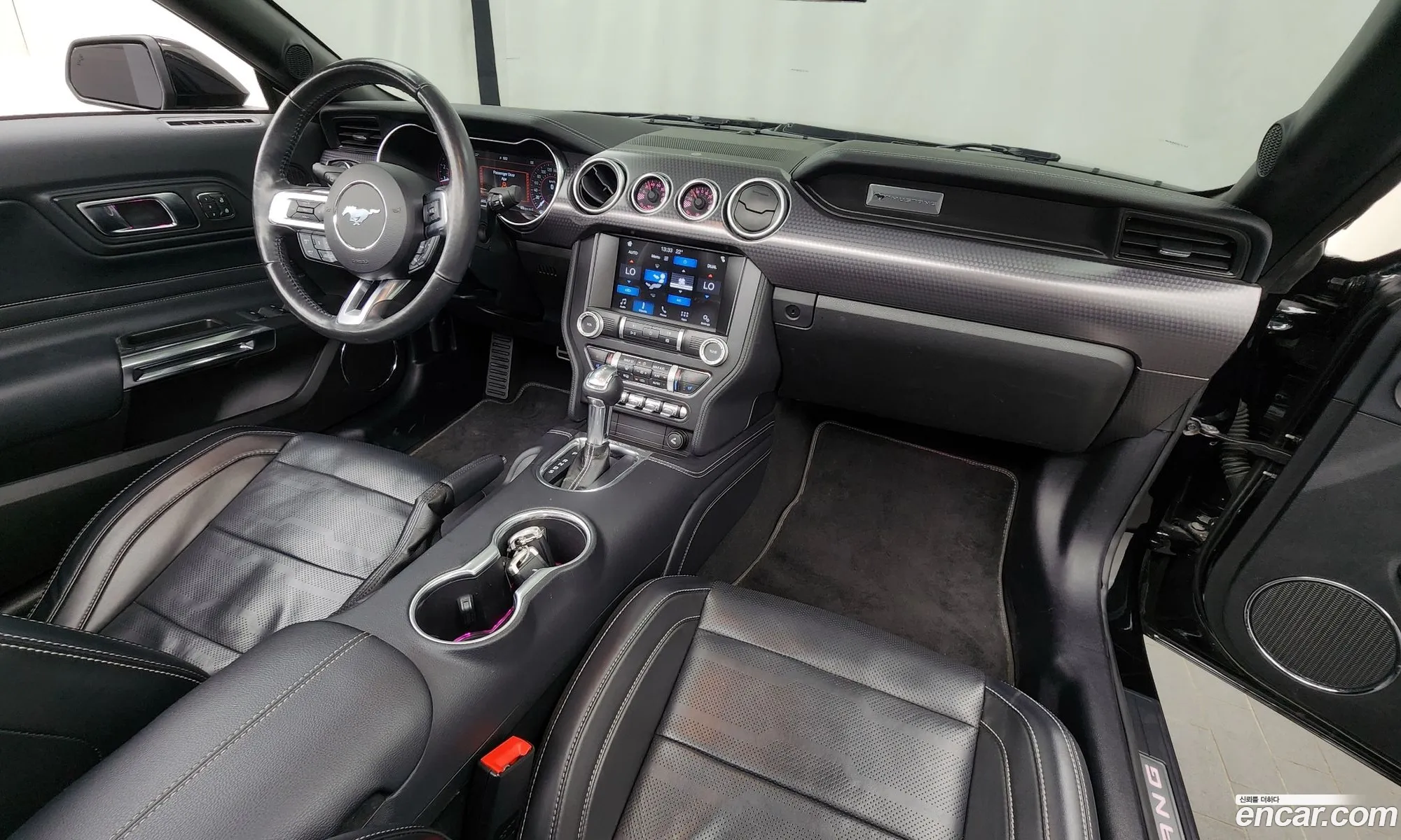 Ford Mustang 2019 — 19