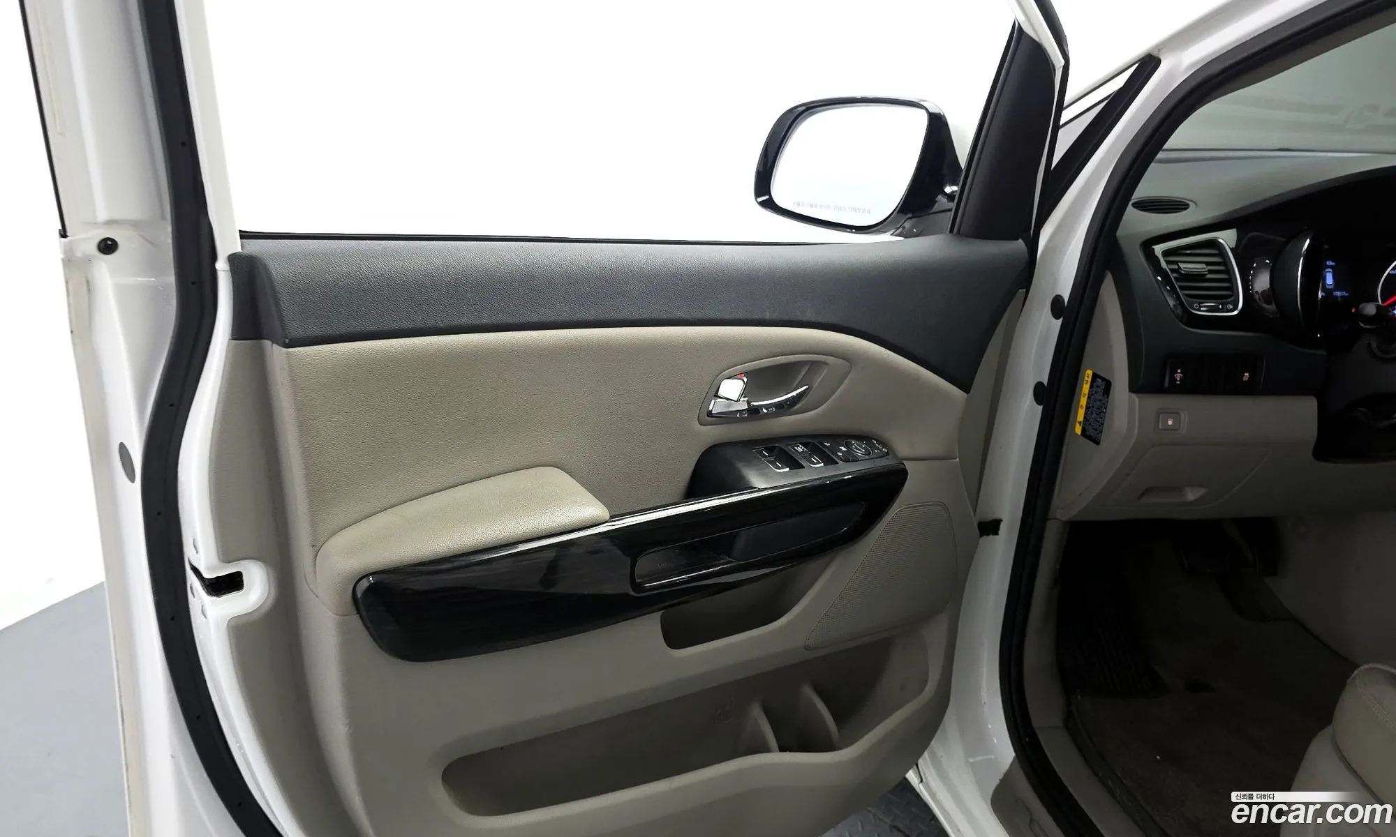 Kia Carnival 2019 — 30