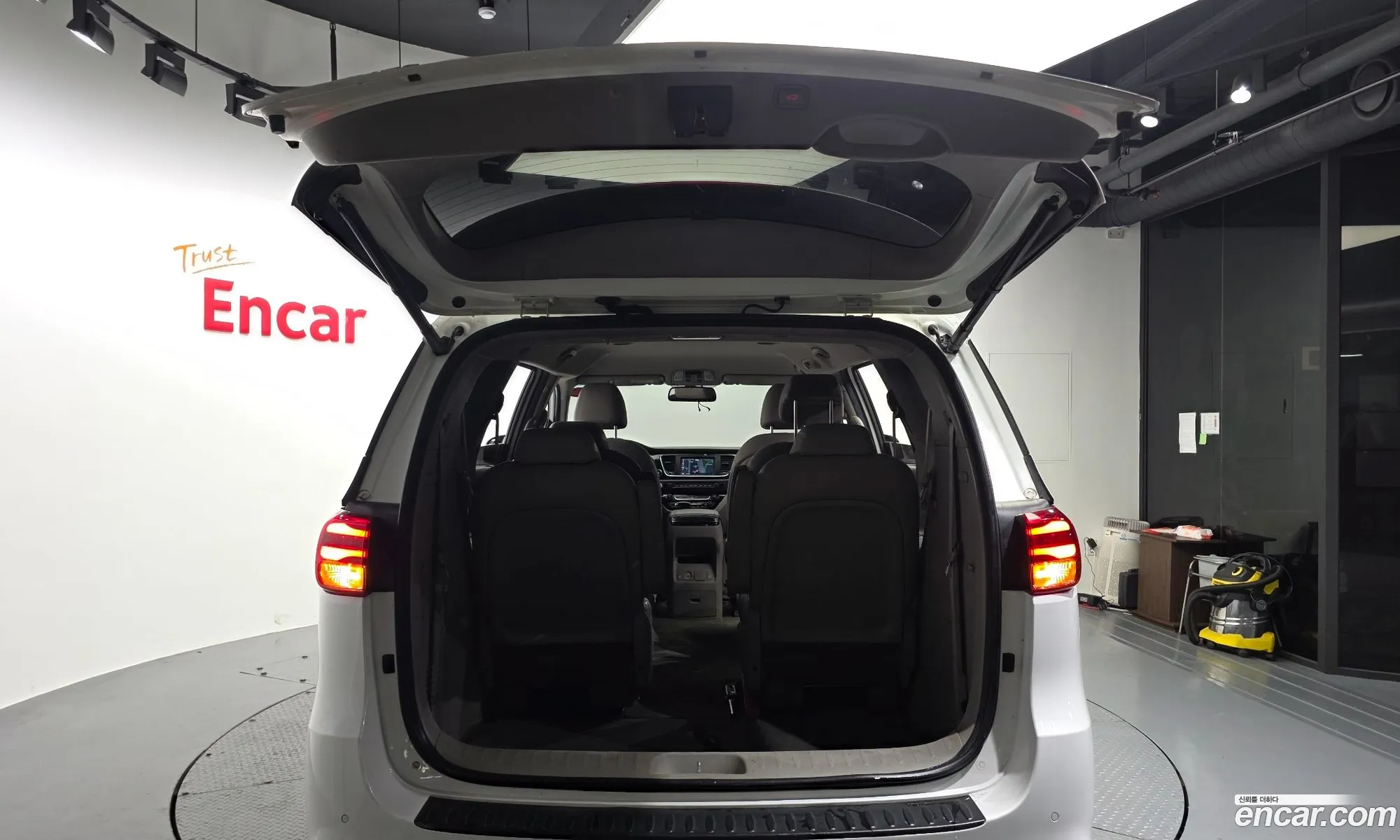 Kia Carnival 2019 — 23