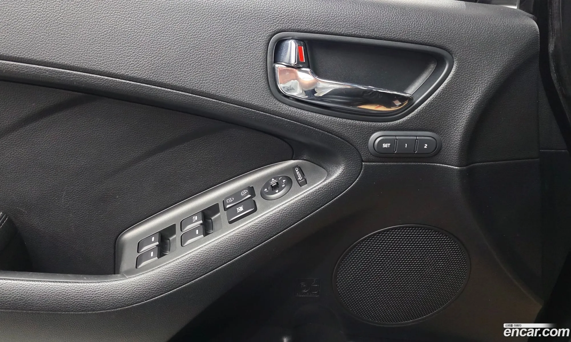 Kia K3 2012 — 17