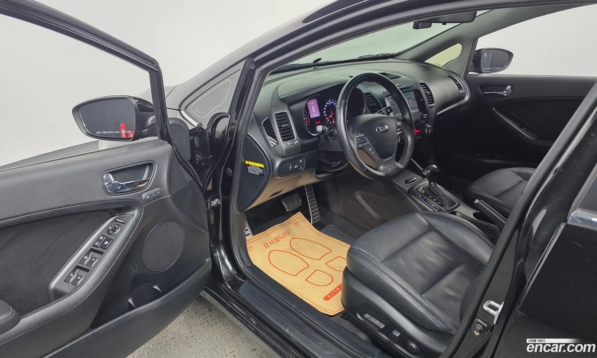 Kia K3 2012 — 27
