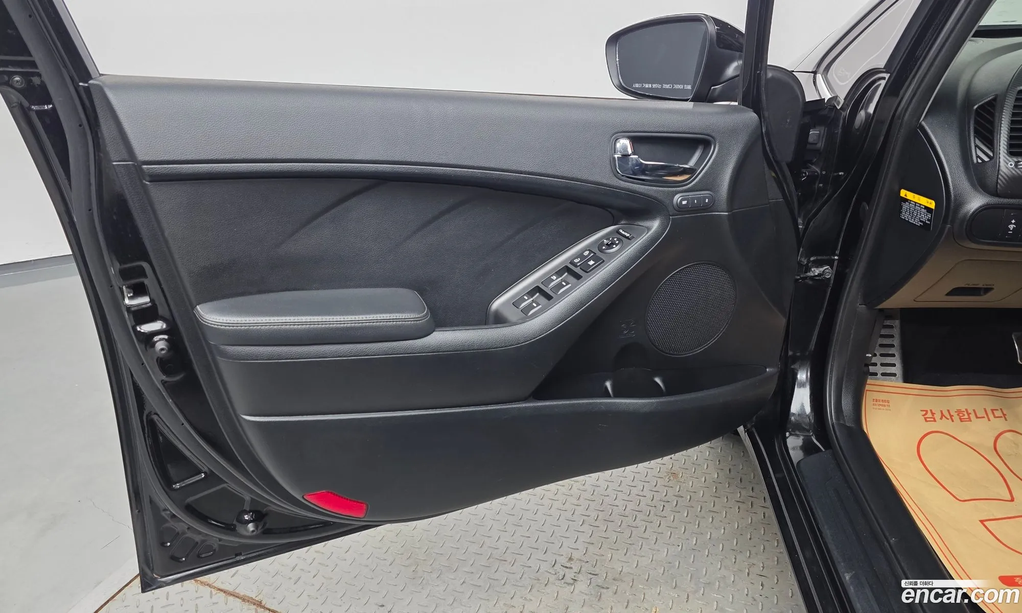 Kia K3 2012 — 25