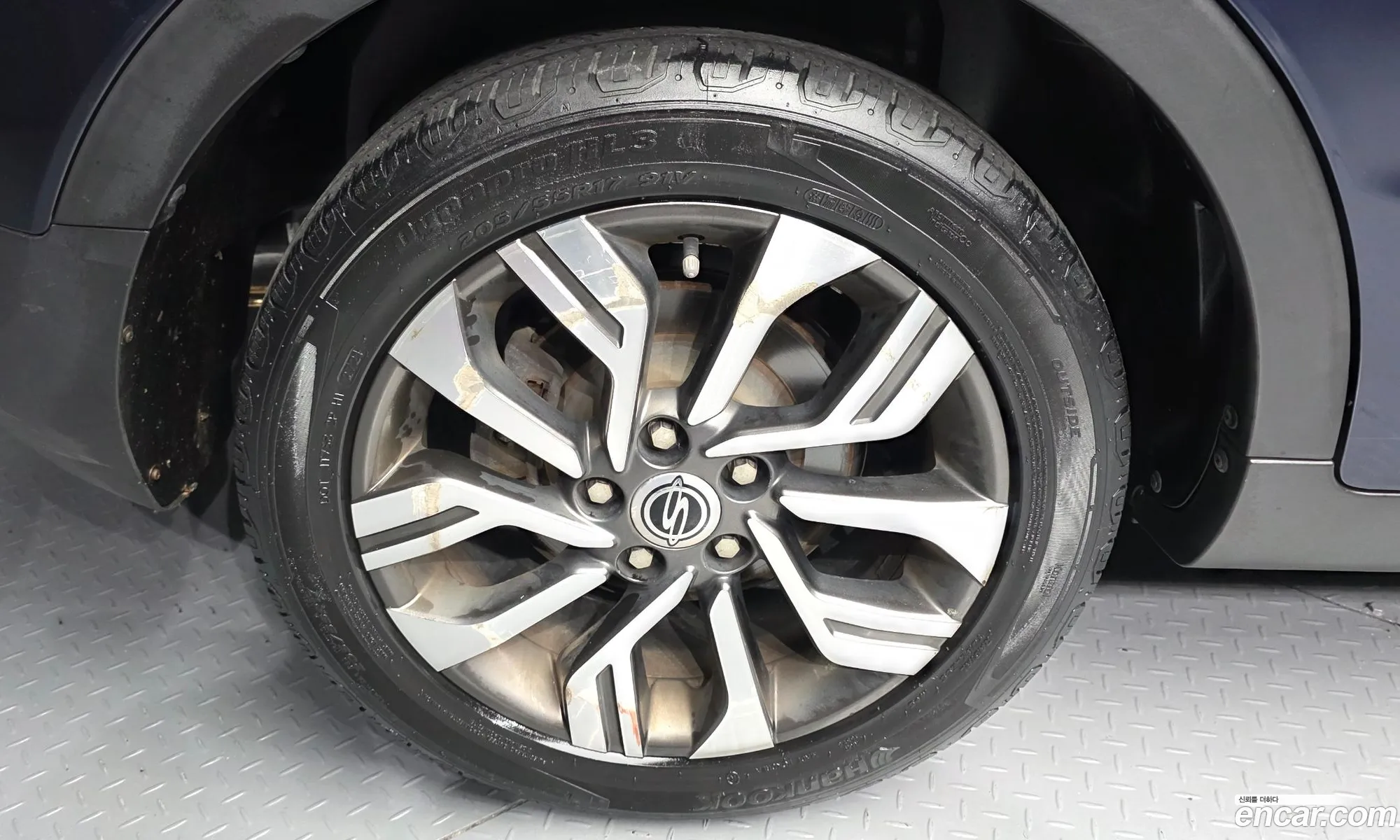 KG Mobility (SsangYong) Tivoli Armour 2018 — 18