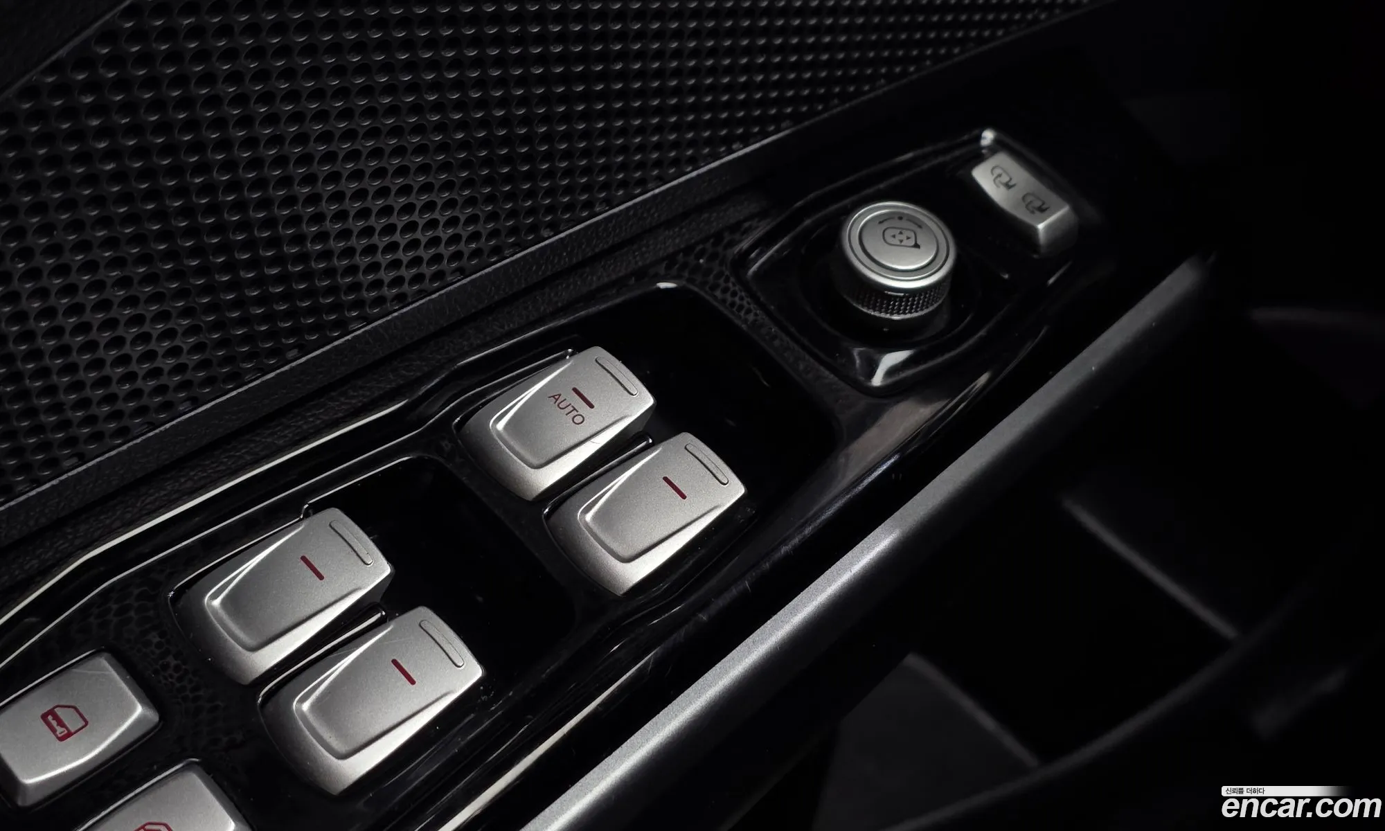KG Mobility (SsangYong) Tivoli Armour 2018 — 29