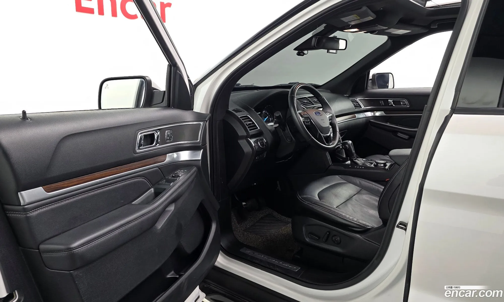 Ford Explorer 2019 1FM5K8FH3KGA80749 — 17