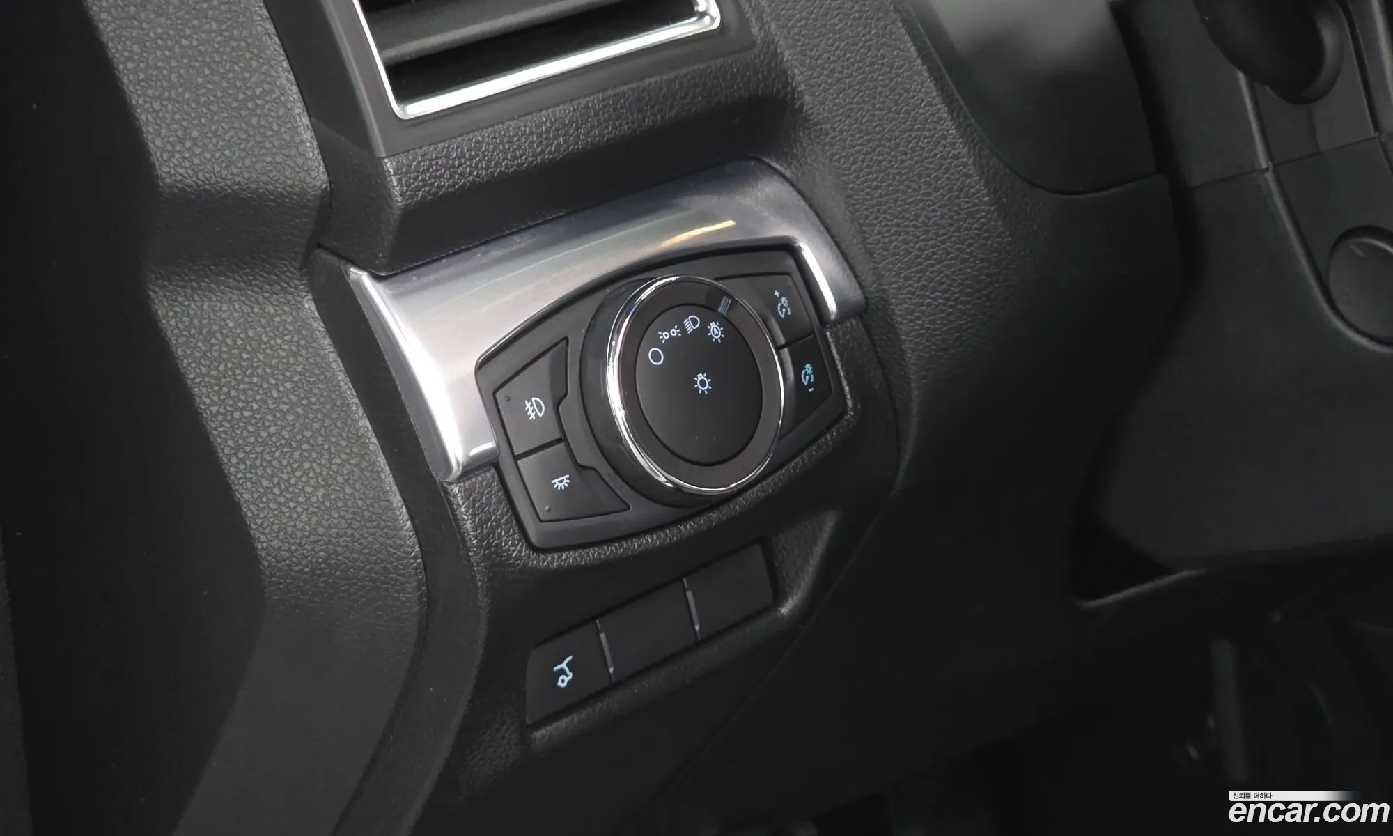 Ford Explorer 2019 1FM5K8FH3KGA80749 — 15