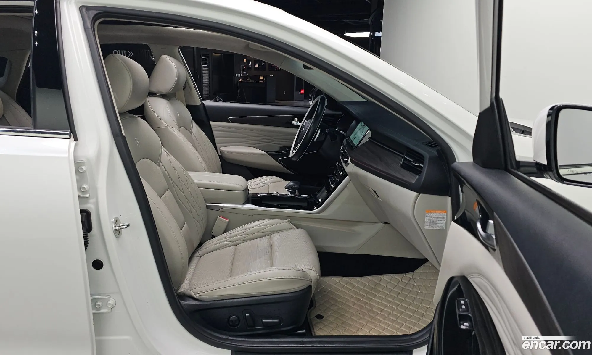 Kia K7 Premier Hybrid 2019 — 18