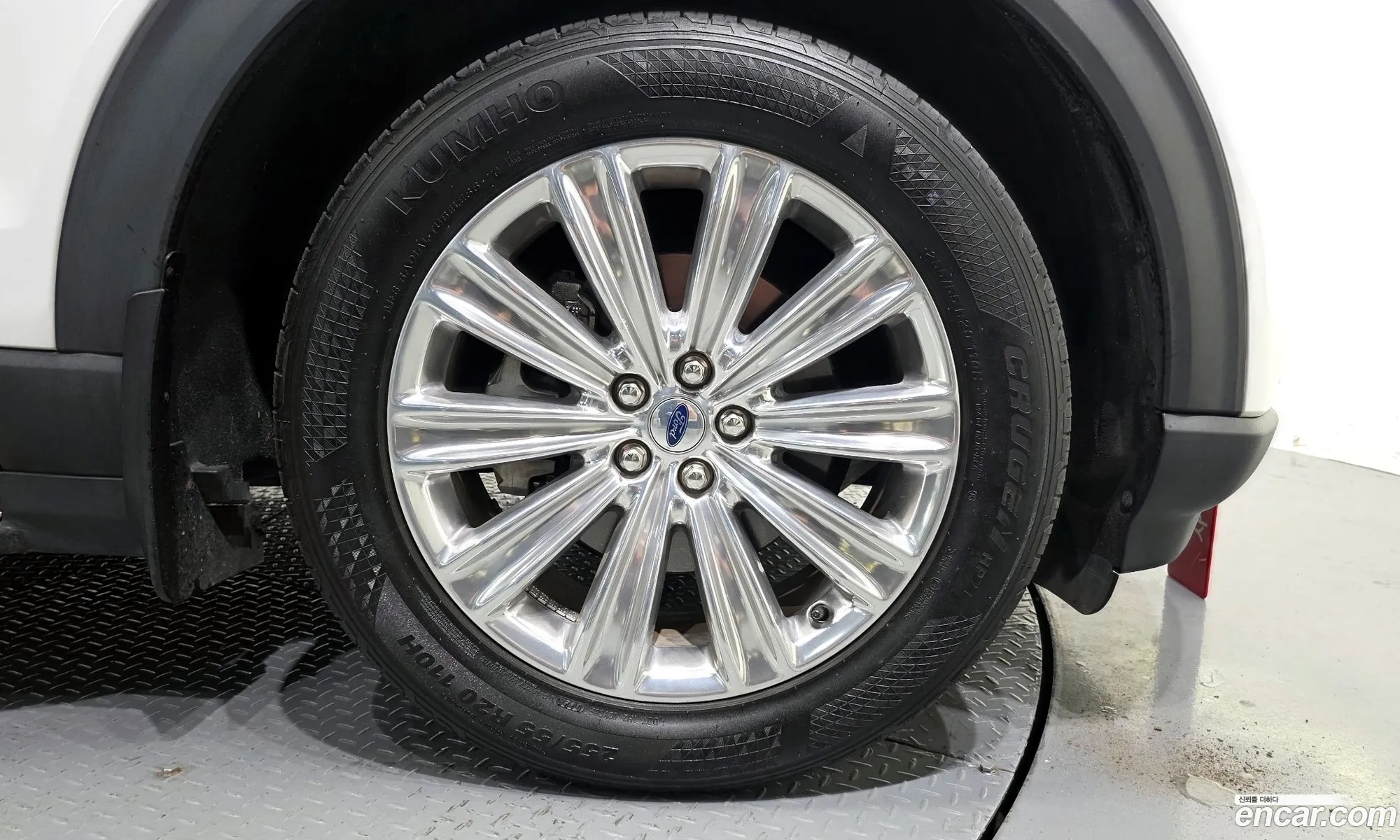 Ford Explorer 6th Gen 2020 1FMSK8FH9LGC17438 — 3