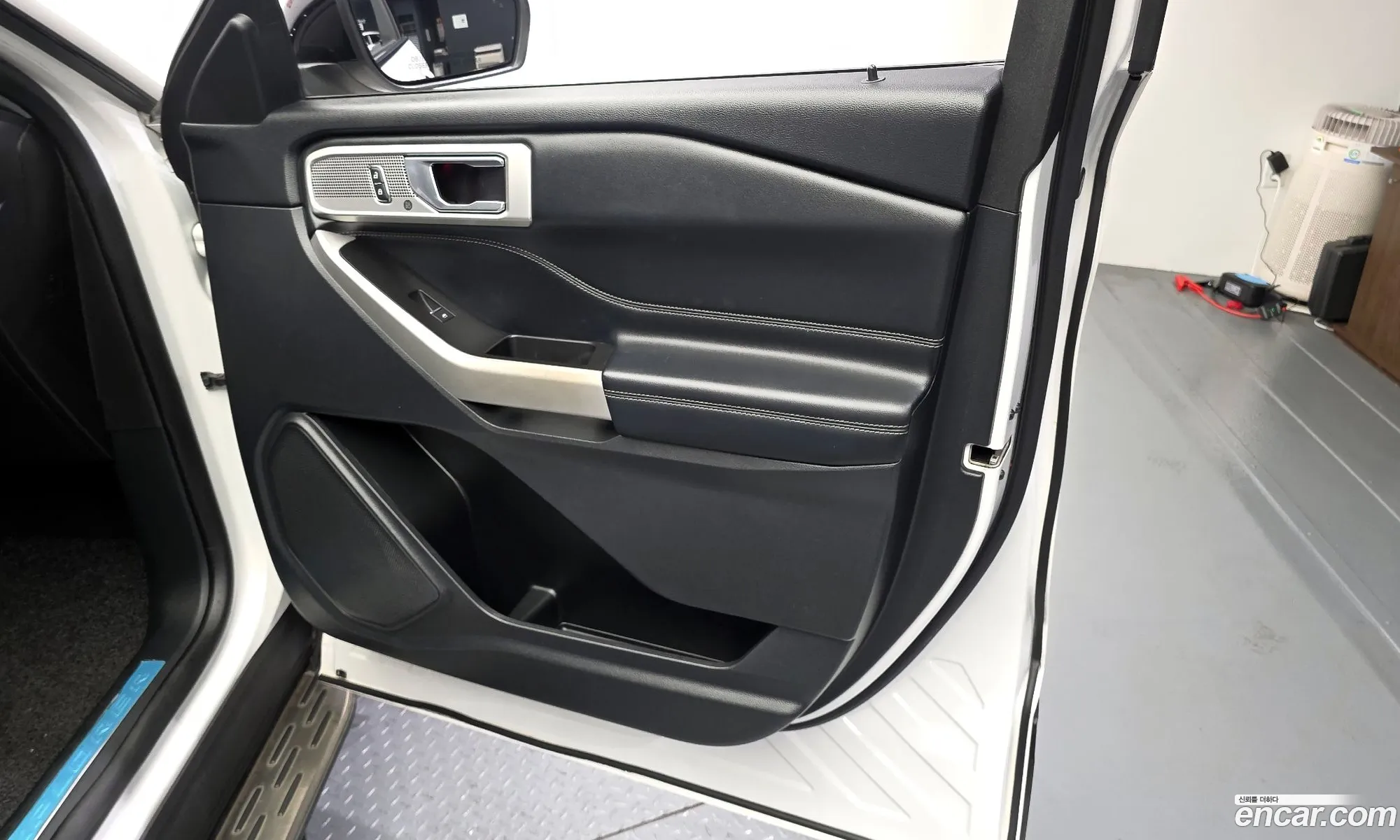 Ford Explorer 6th Gen 2020 1FMSK8FH9LGC17438 — 7
