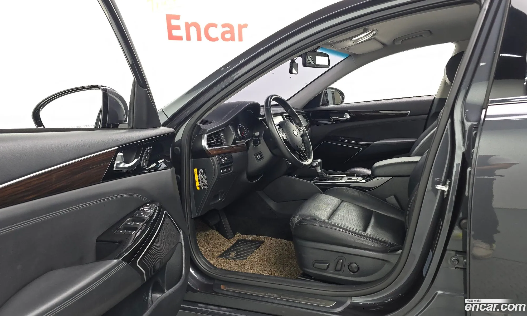 Kia K7 2018 KNALB415BJA153209 — 10