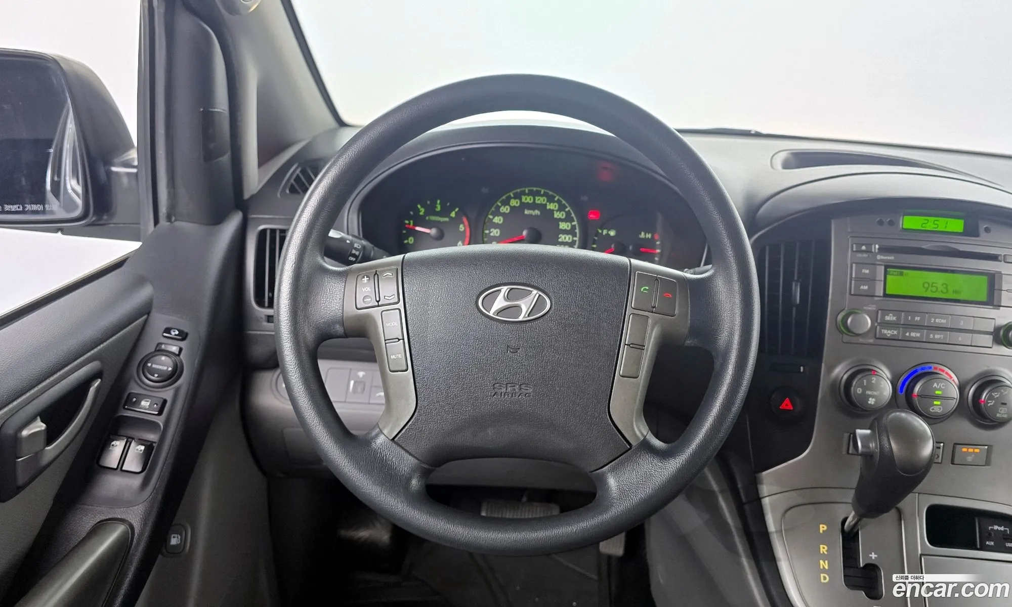 Hyundai Grand Starex 2013 — 8