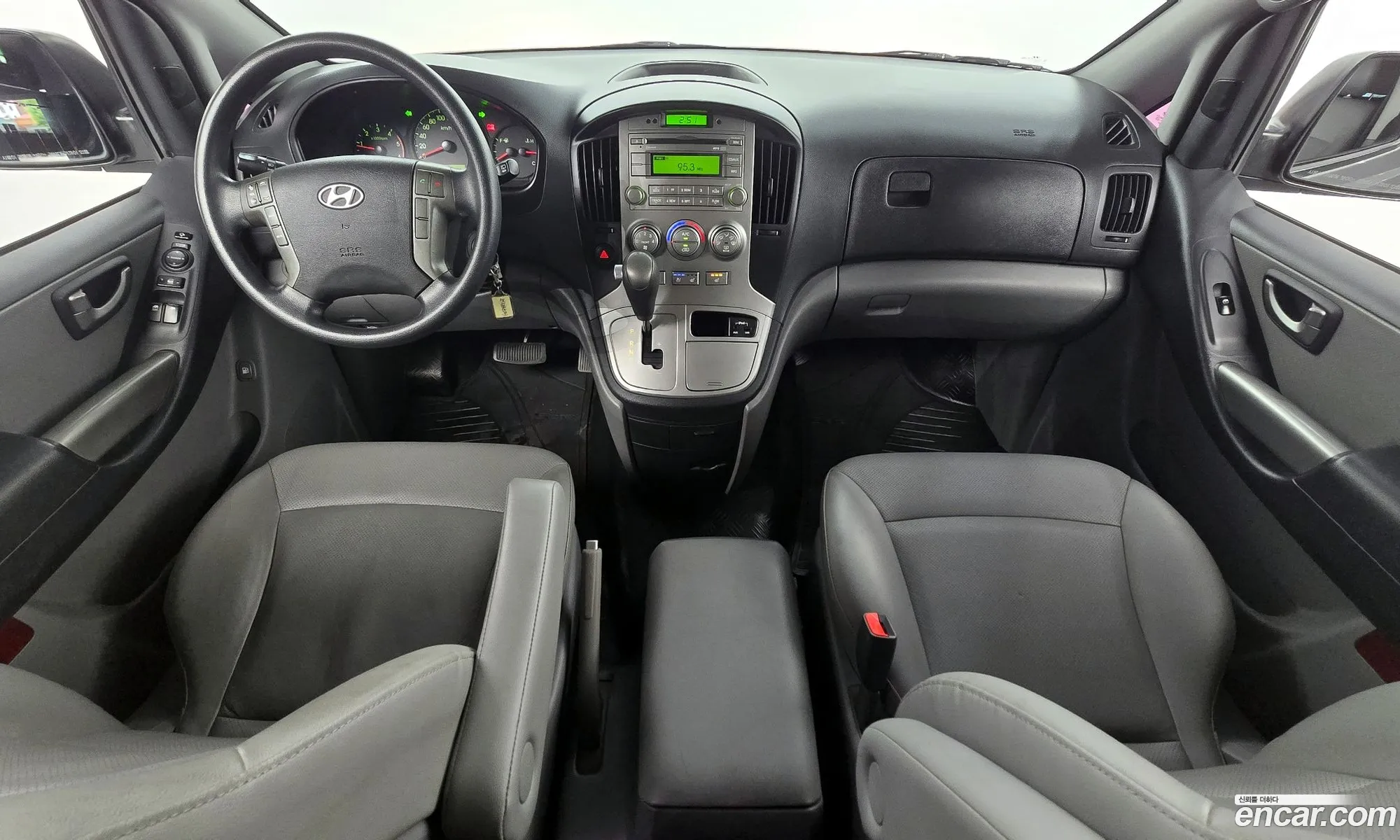 Hyundai Grand Starex 2013 — 18