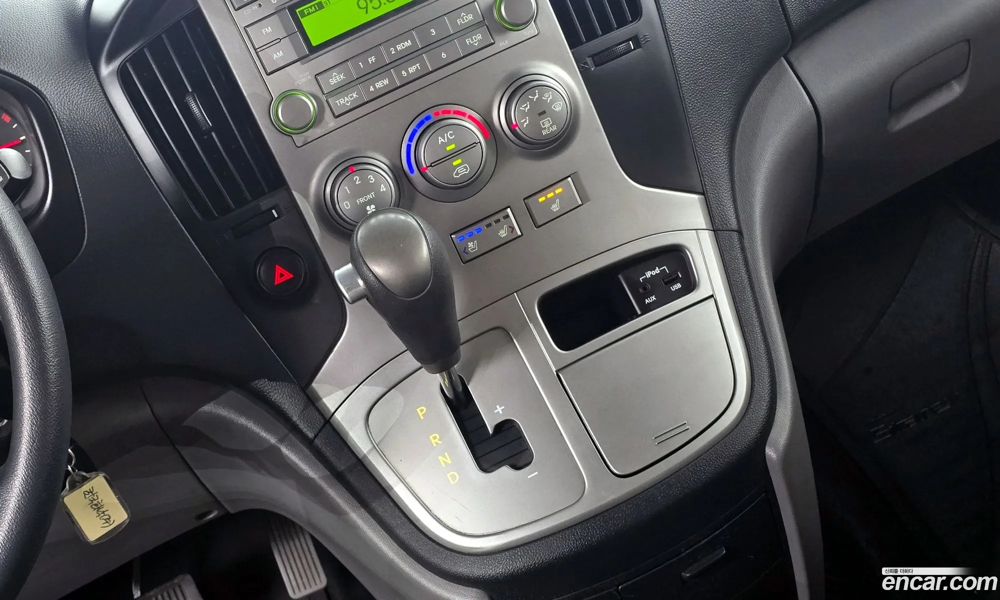 Hyundai Grand Starex 2013 — 14